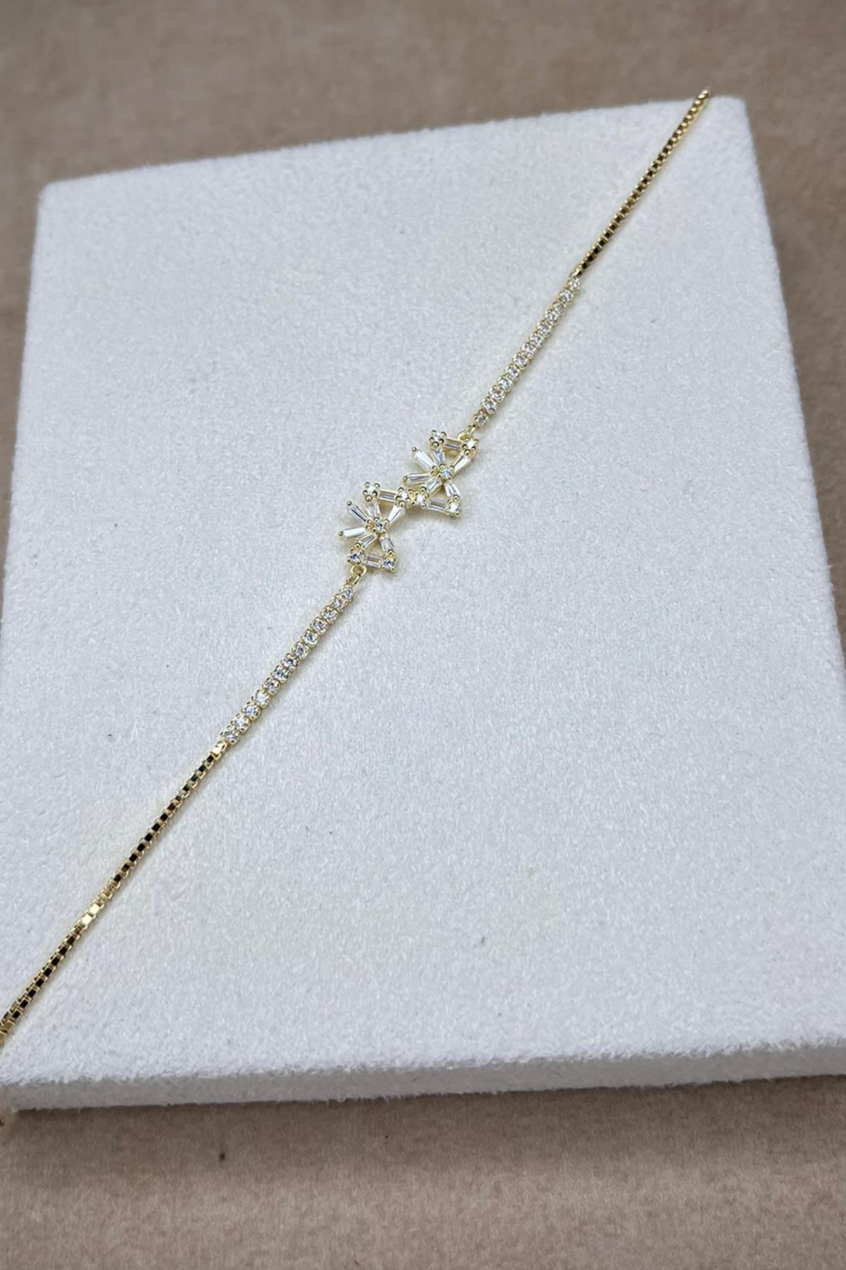 Taşlı Fiyonk Model Gümüş Bileklik By-8982