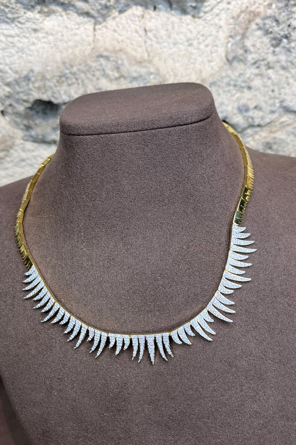 Taşlı Sivri Model Gümüş Kolye By-9038