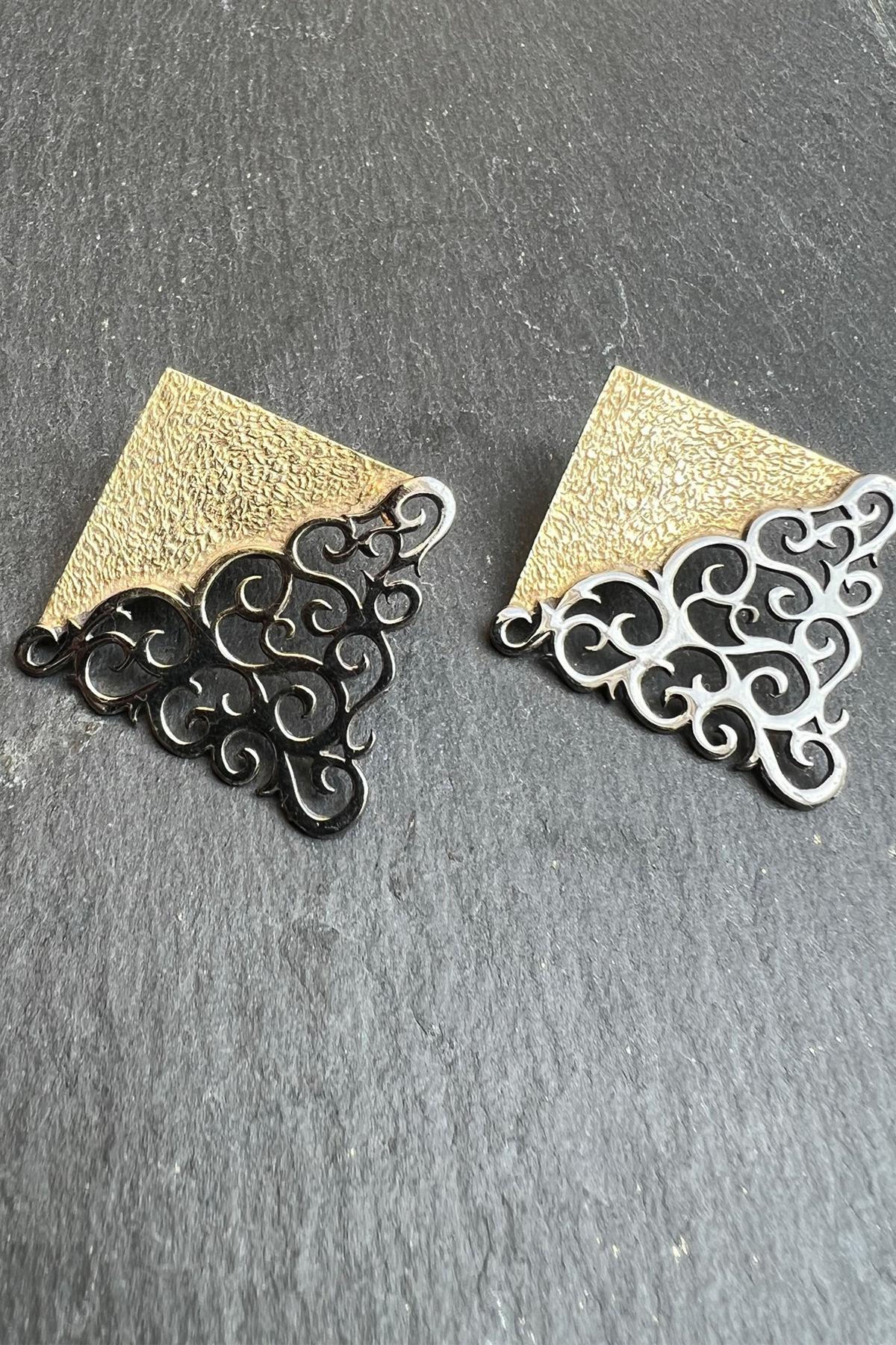 Üçgen Desenli Gümüş Küpe By-6103