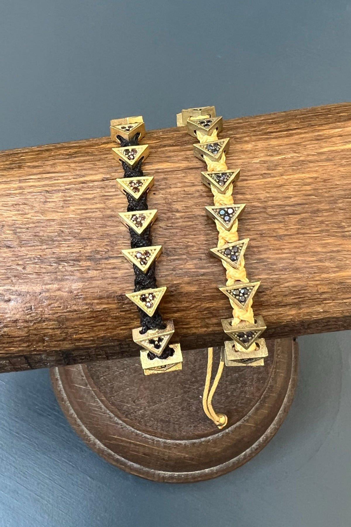 Üçgen Model Düğümlü Taşlı Bronz Bileklik By-6880