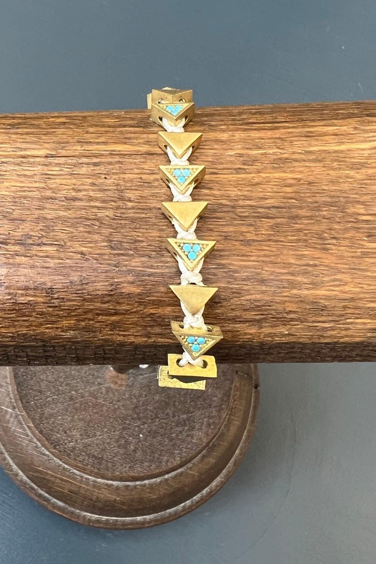 Üçgen Model Düğümlü Taşlı Bronz Bileklik By-6879