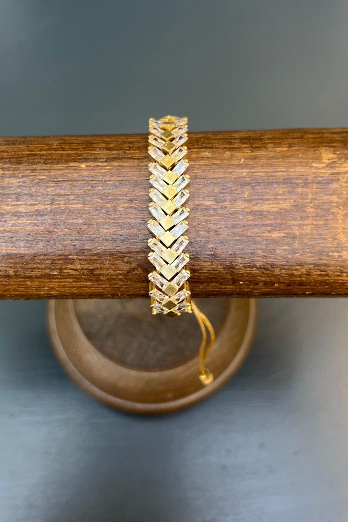 Üçgen Model Taşlı Bronz Bileklik By-7283