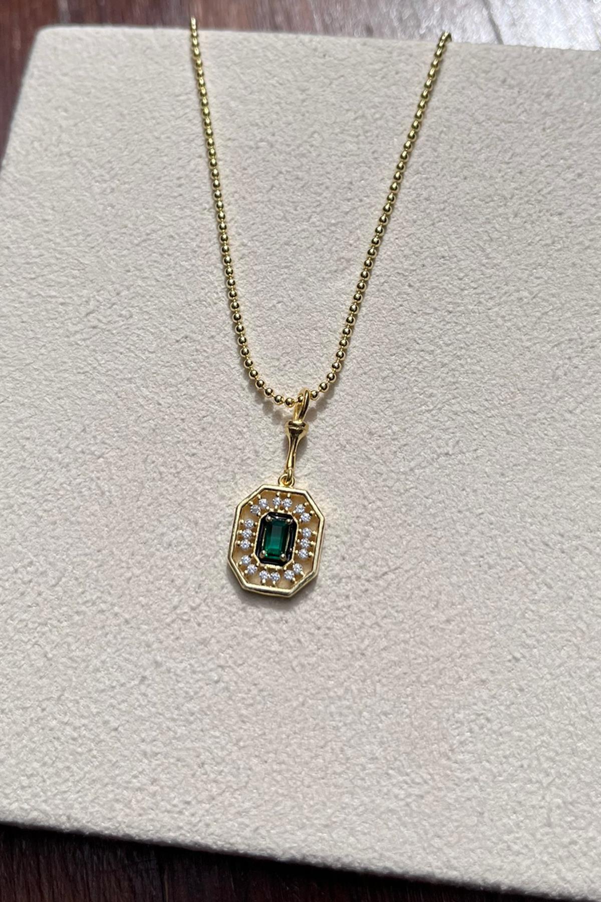 Yeşil Taşlı Köşeli Gümüş Kolye By-9041