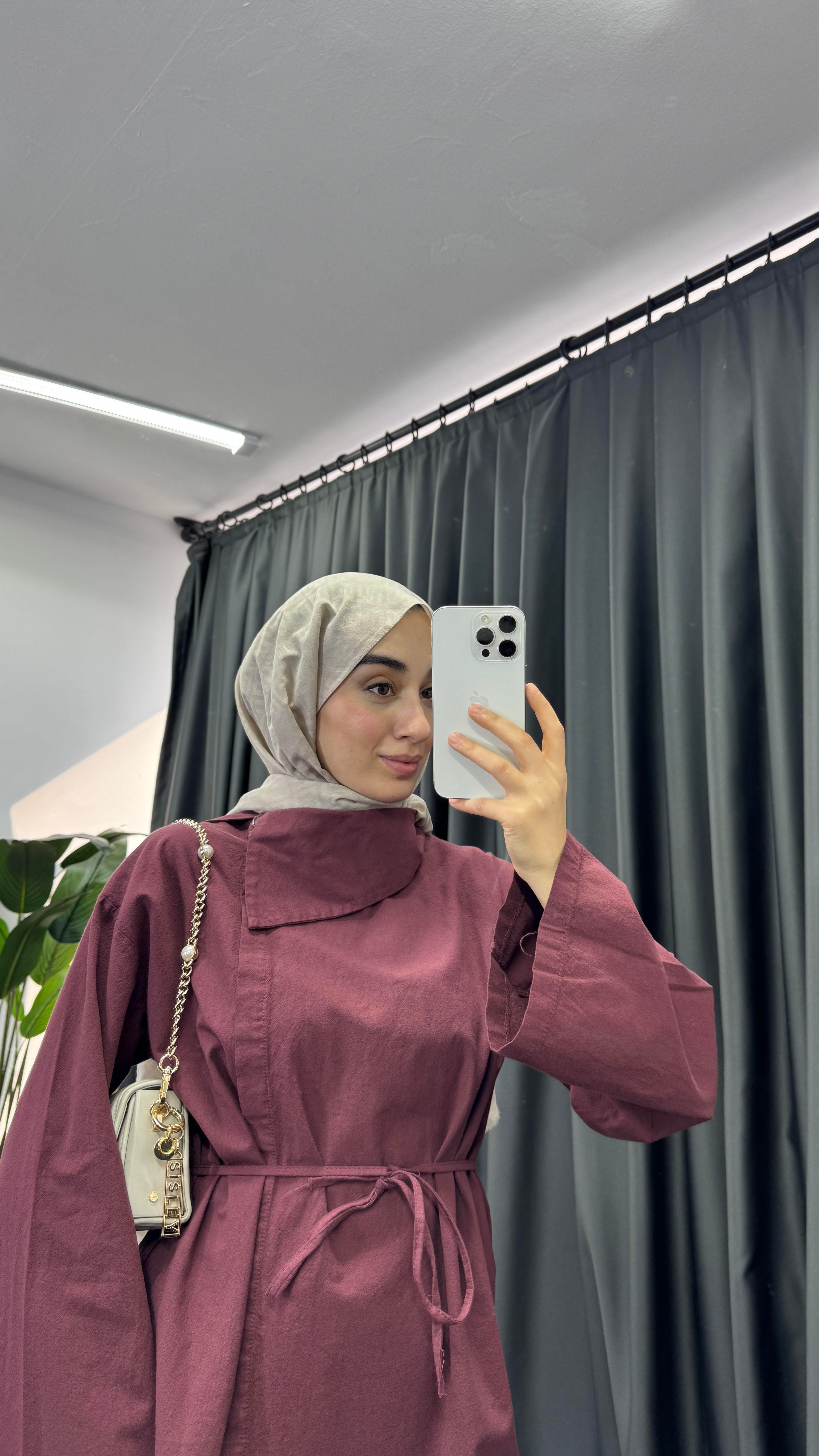 YAKA DÜĞME DETAYLI TAKIM 