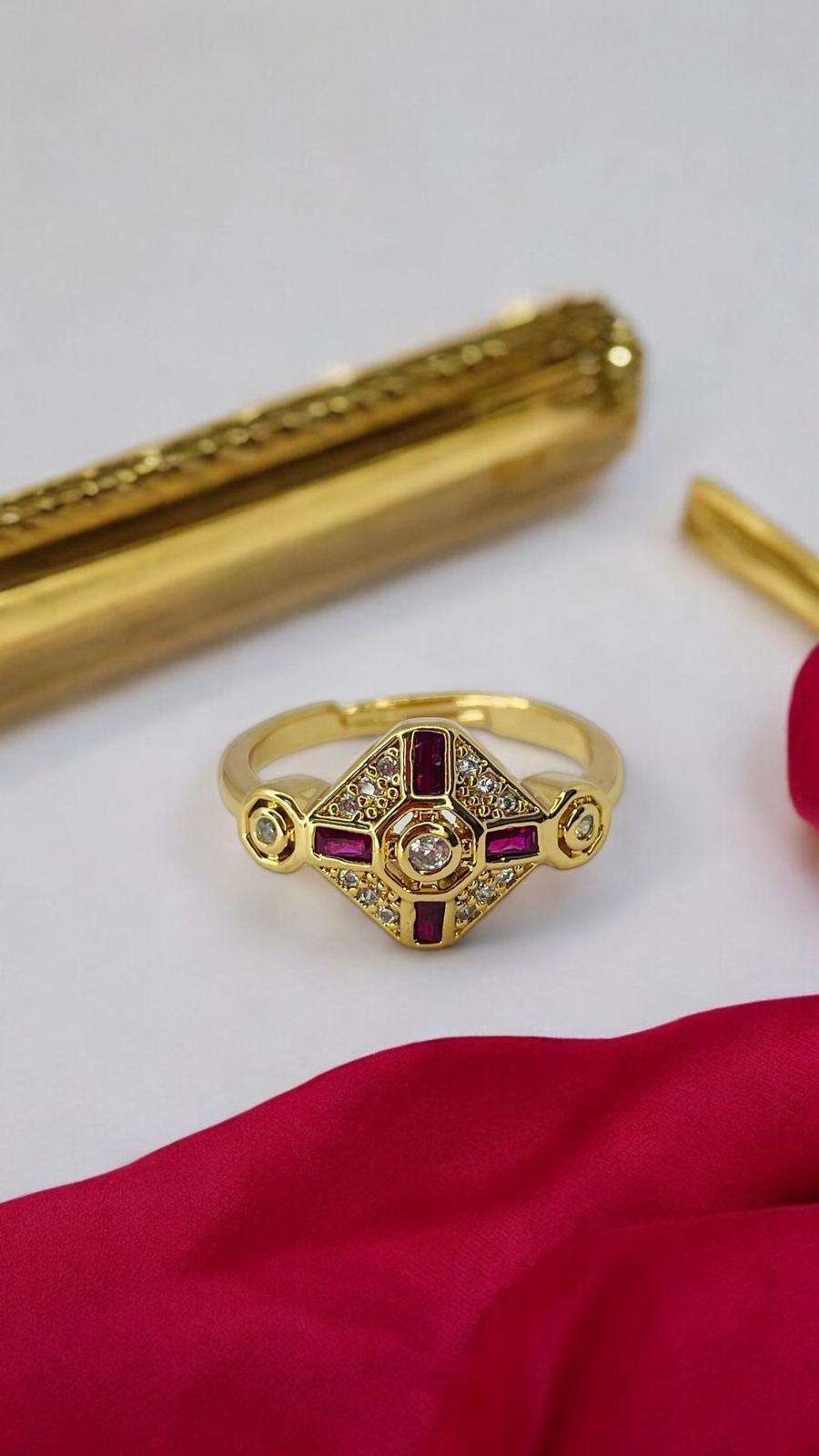 4 Kenarlı Fuşya Taşlı Ayarlanabilir Yüzük