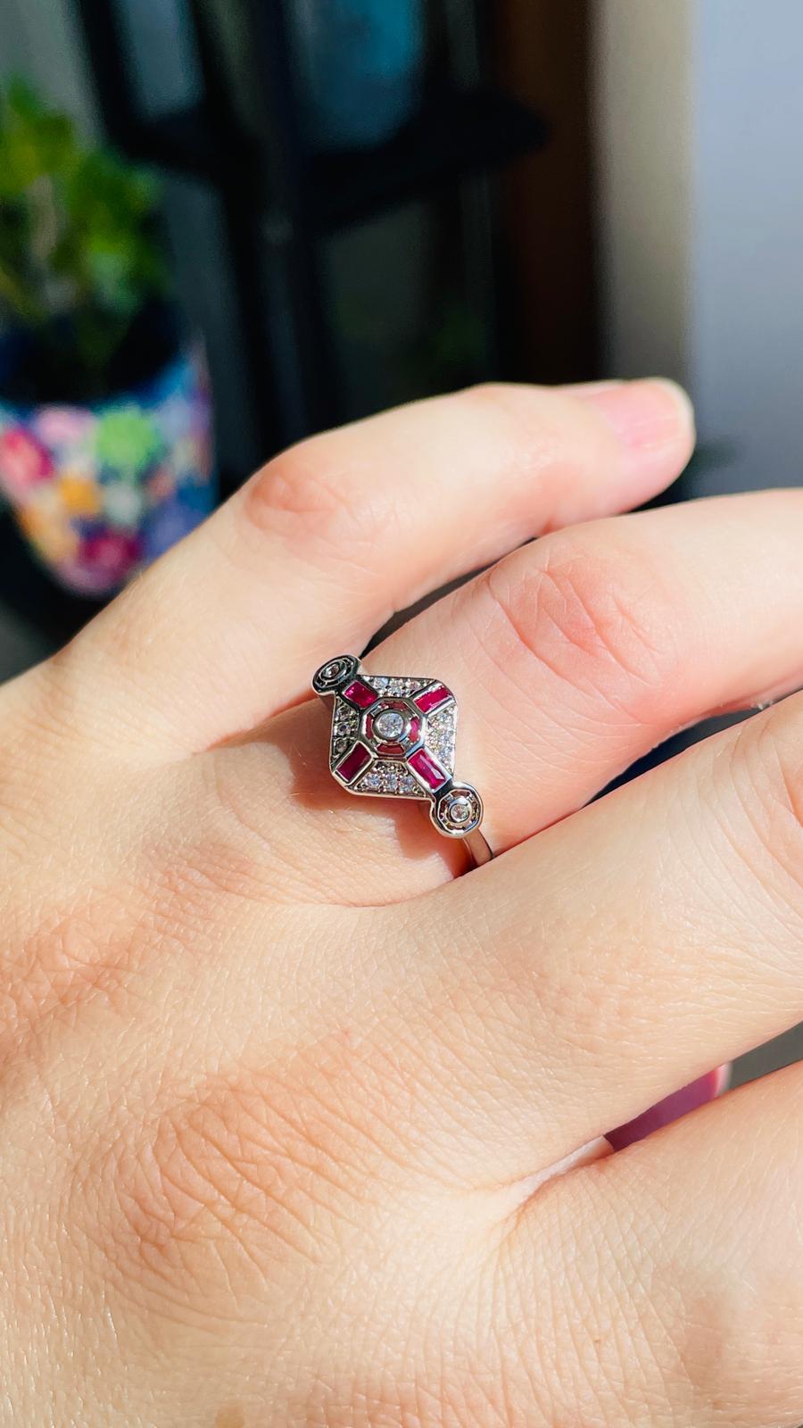 4 Kenarlı Fuşya Taşlı Ayarlanabilir Yüzük