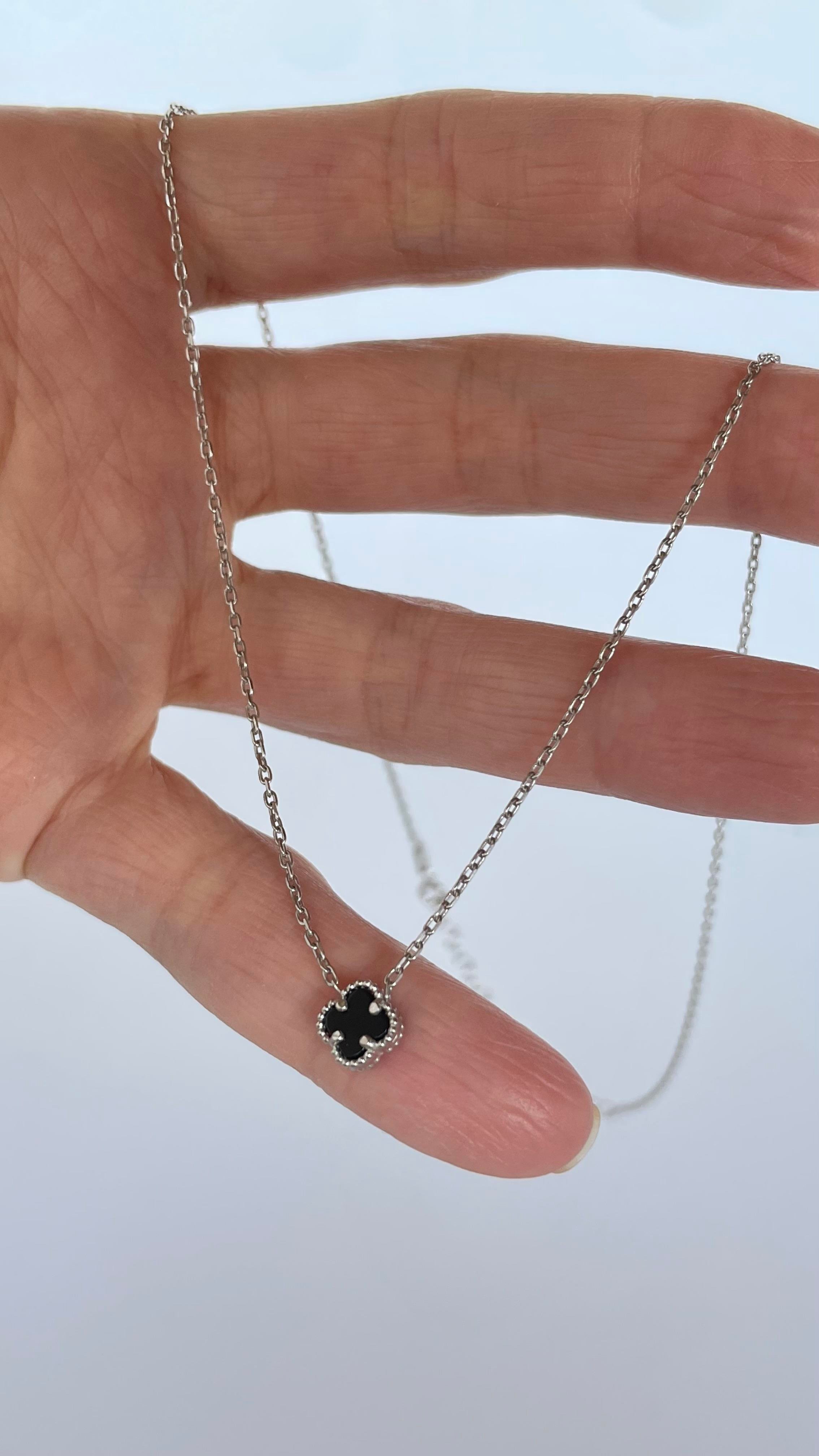 925 Ayar Mini Boy Siyah Yonca Kolye