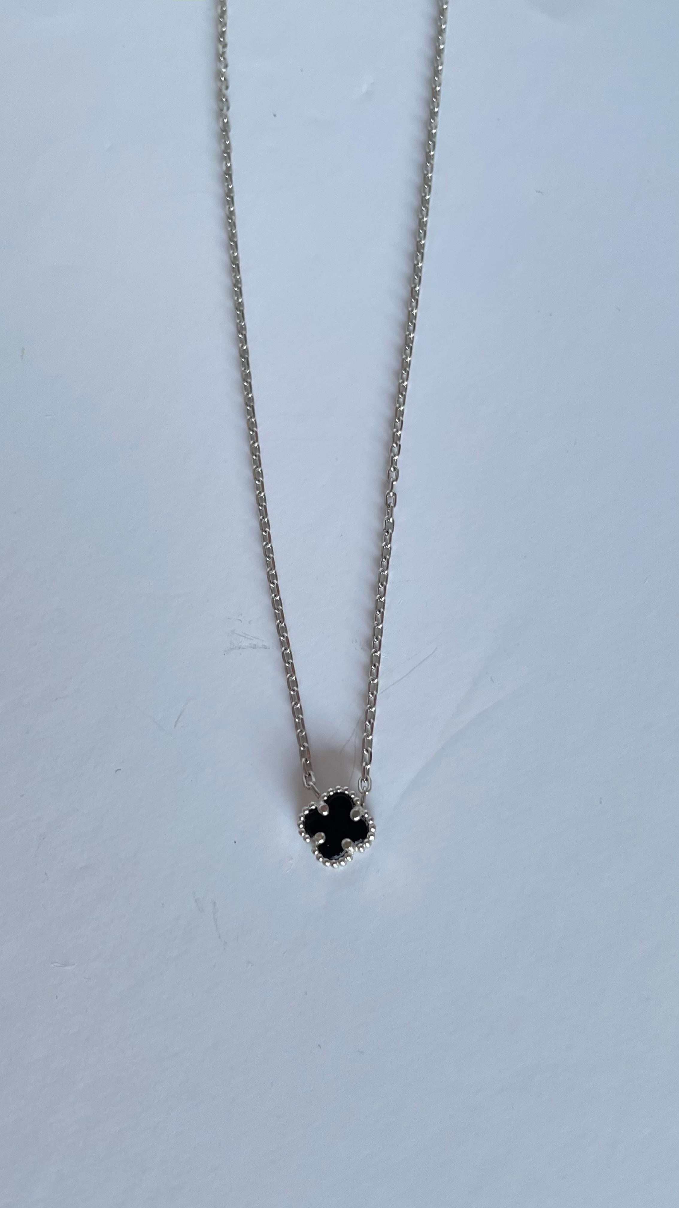 925 Ayar Mini Boy Siyah Yonca Kolye