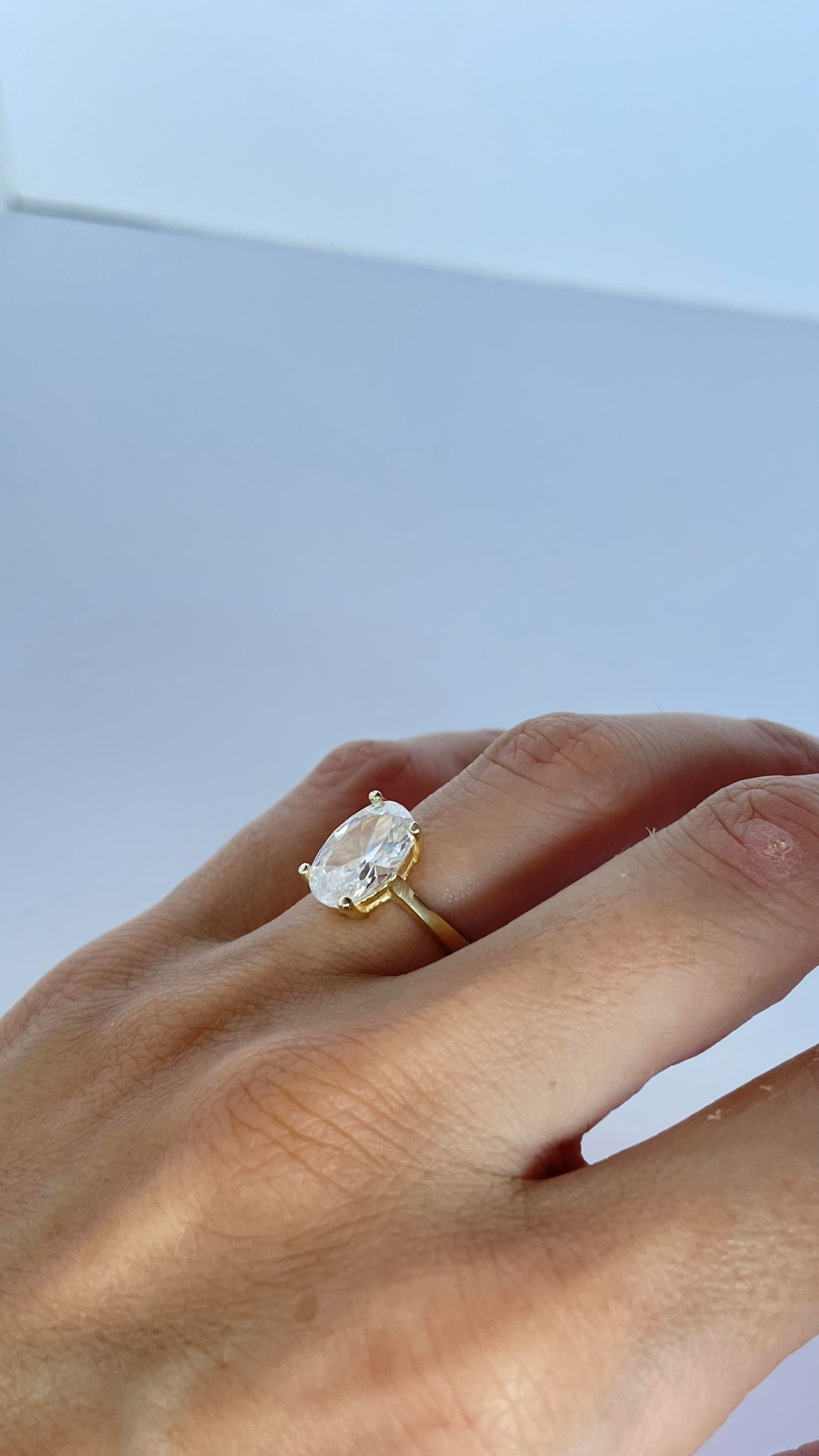 925 Ayar Oval Kesim Gold Tektaş Yüzük