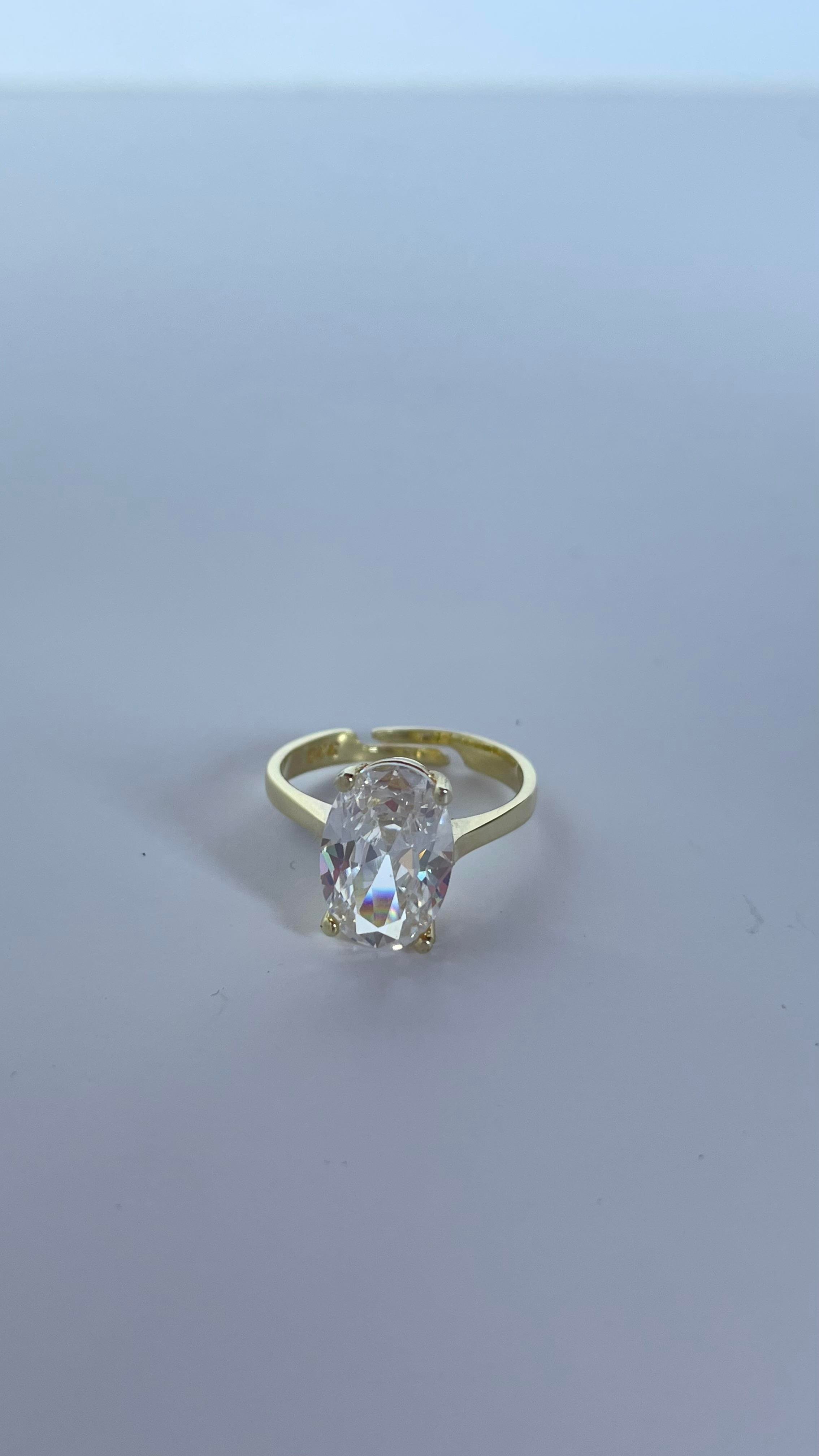 925 Ayar Oval Kesim Gold Tektaş Yüzük