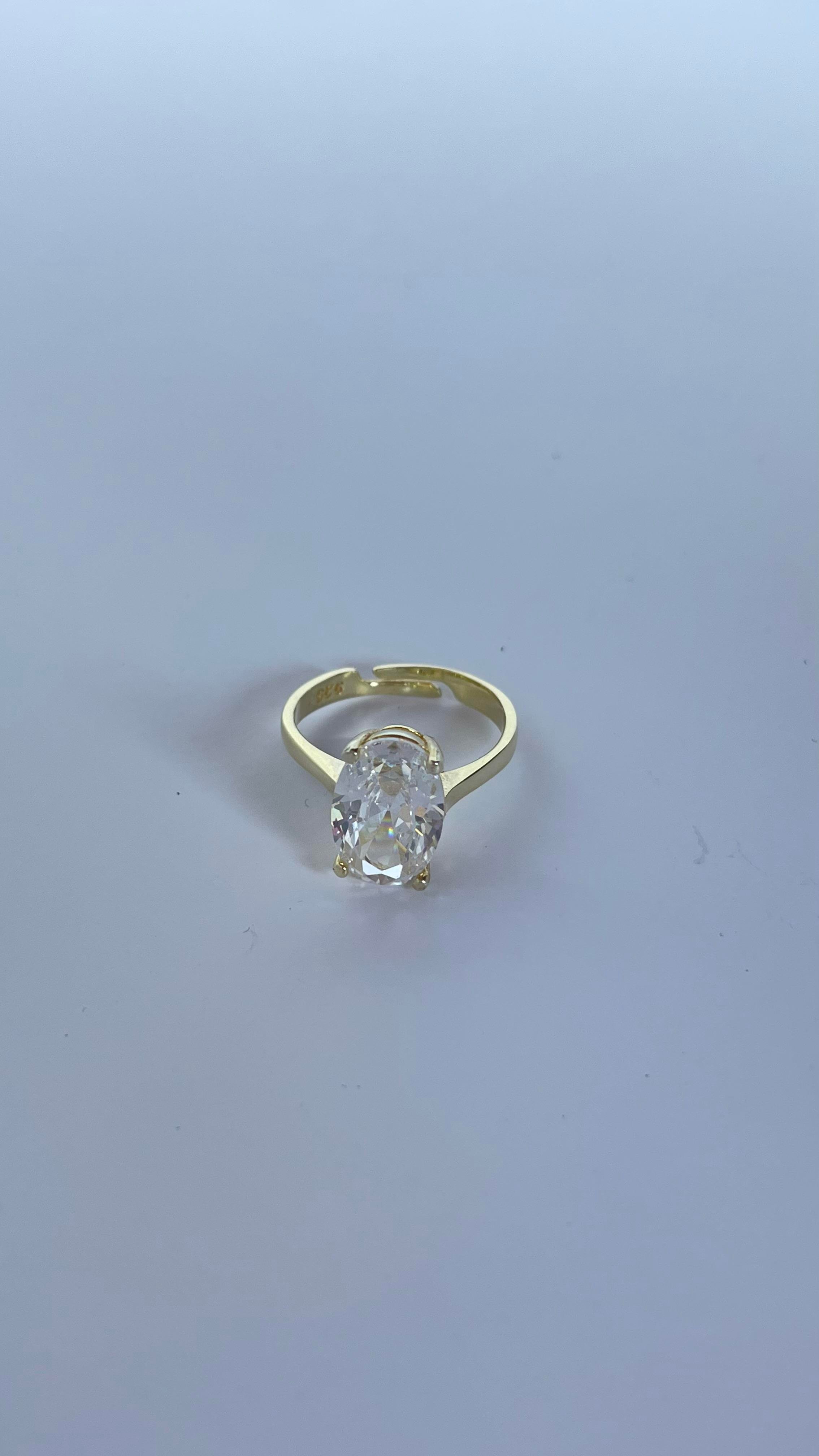 925 Ayar Oval Kesim Gold Tektaş Yüzük