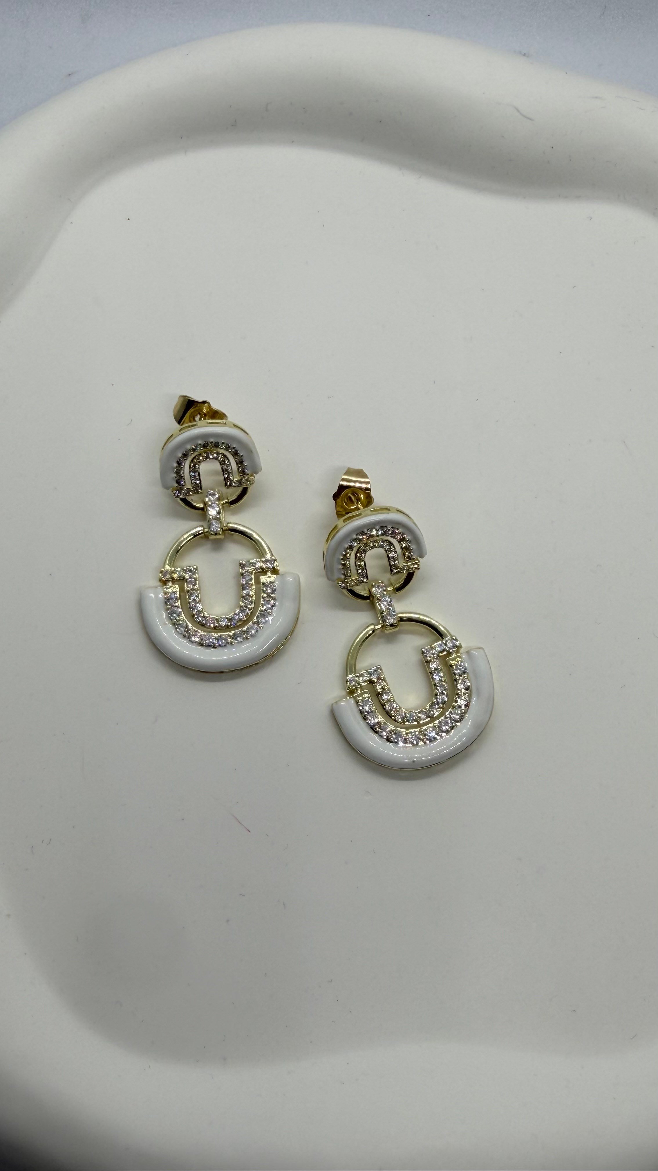 Beyaz Gold Taşlı Sallantılı Küpe