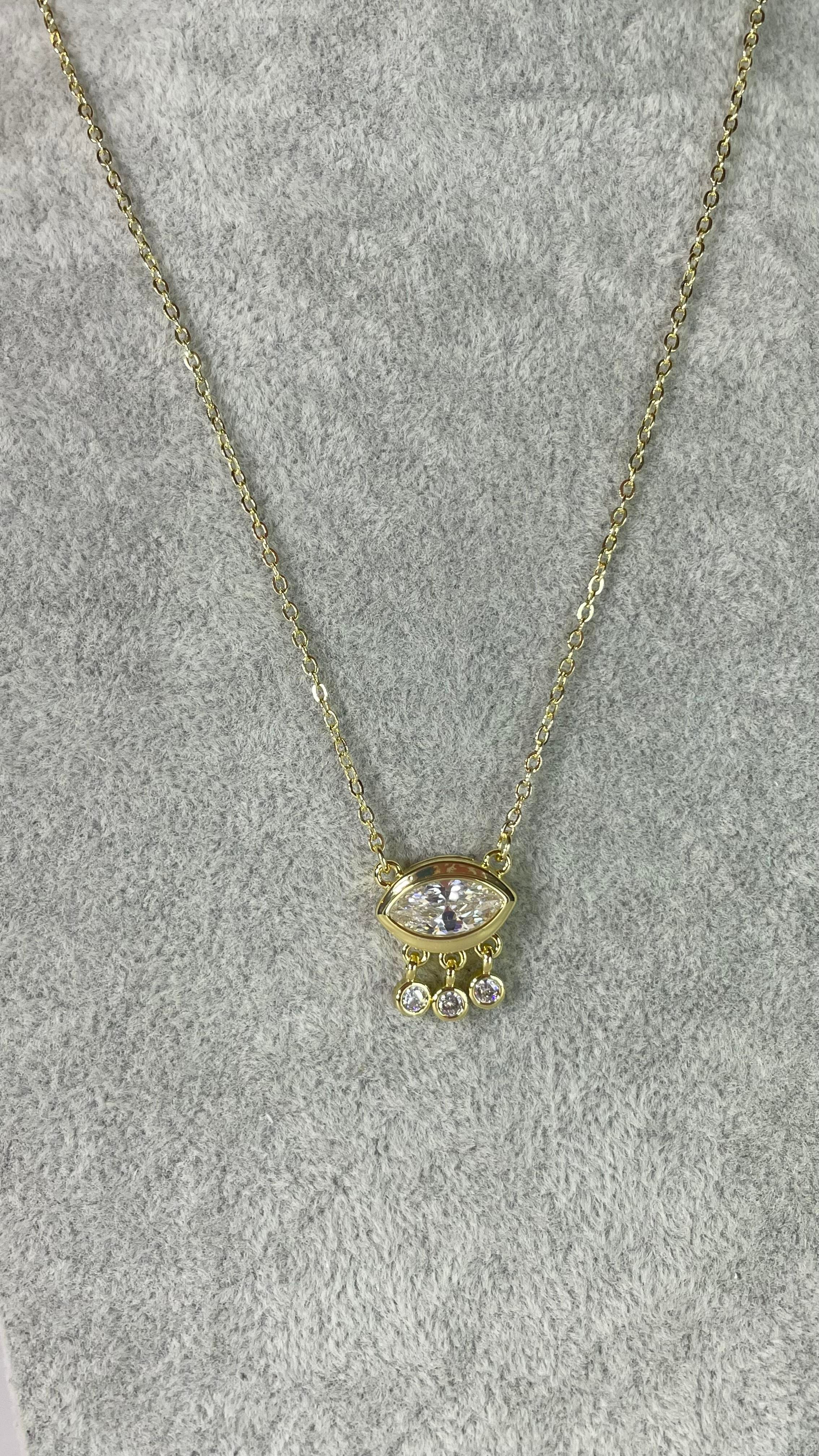 Beyaz Göz Sallantılı Gold Kolye