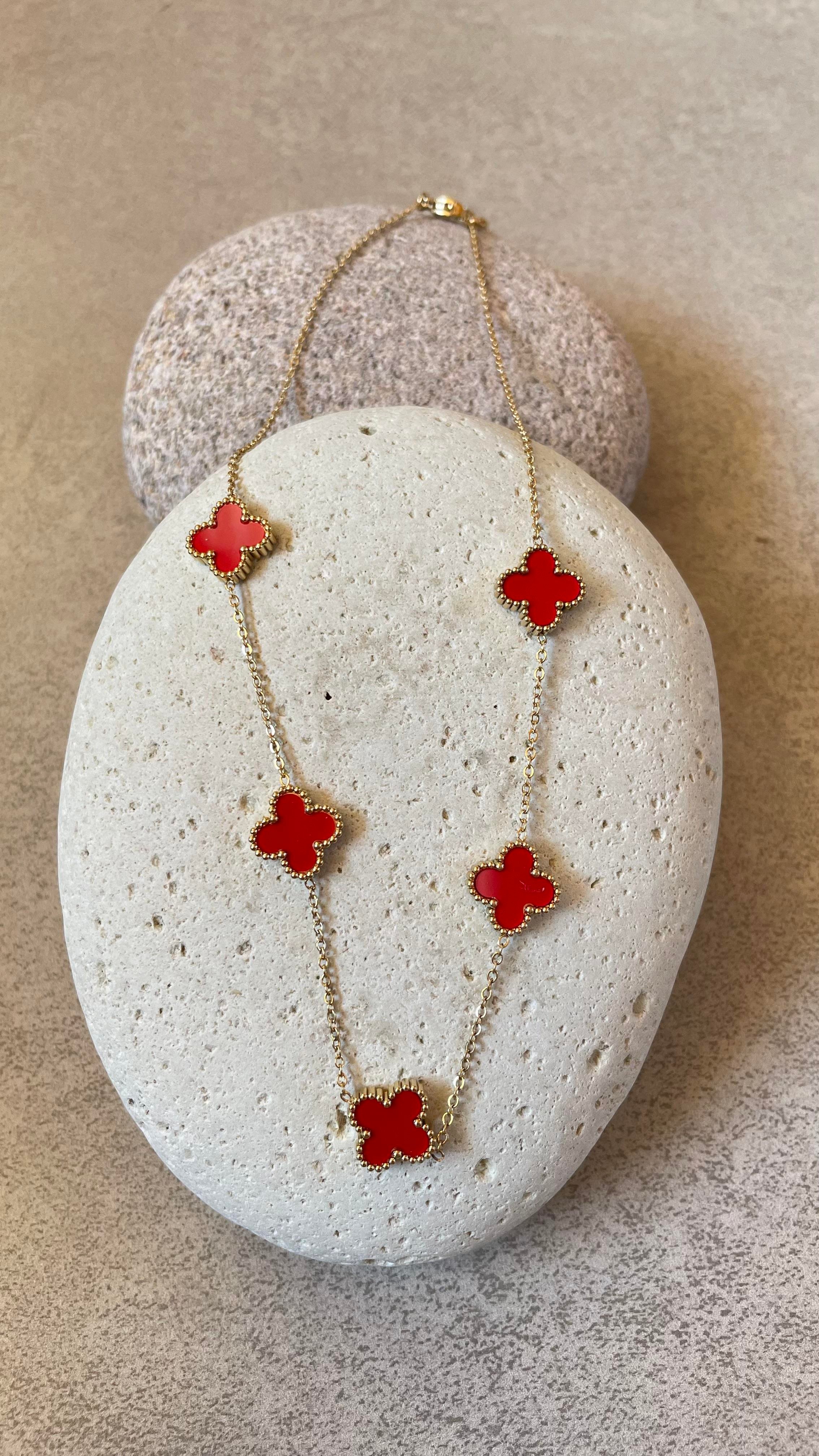 Çelik Kırmızı Gold Yonca Kolye