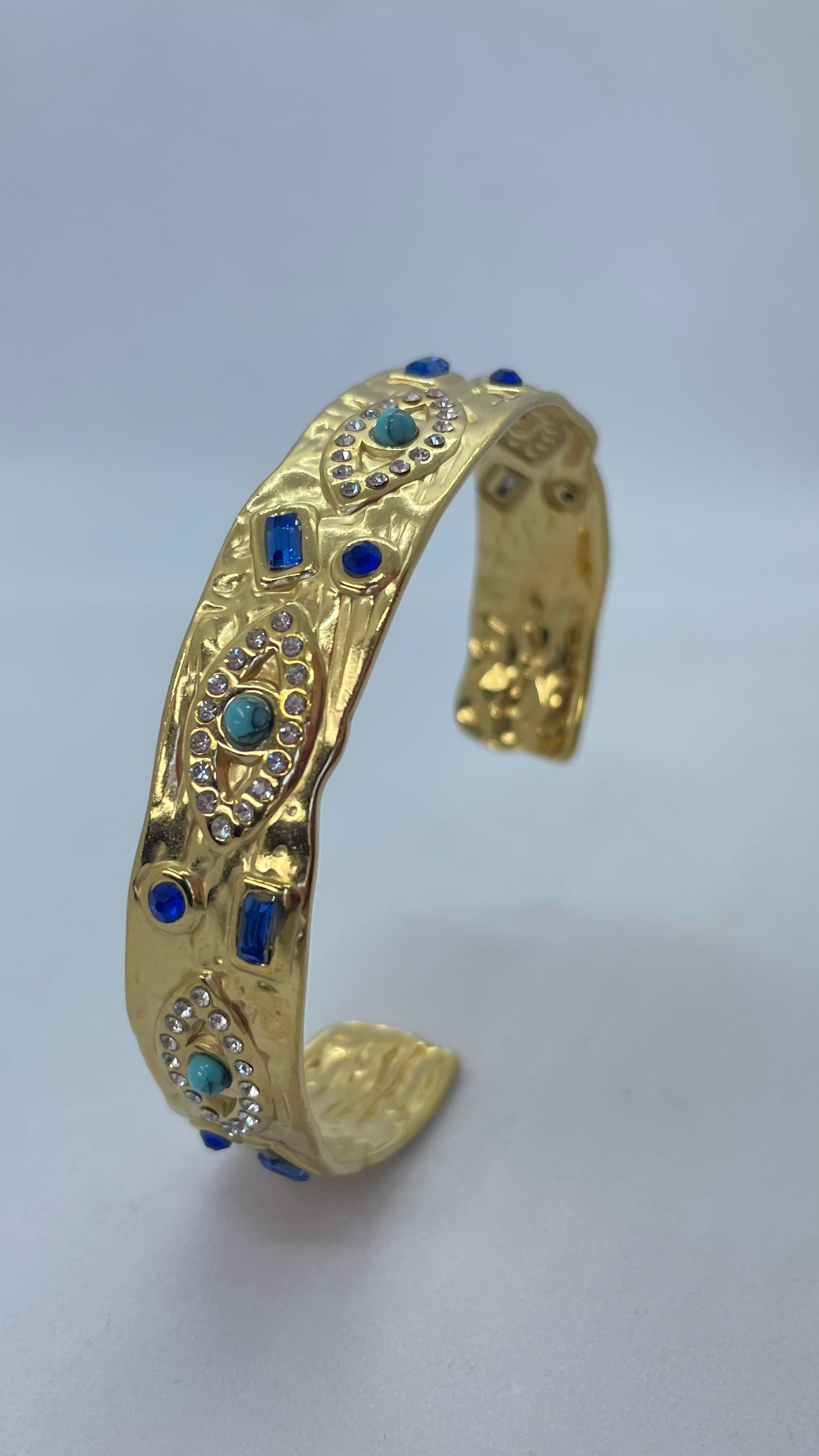 Çelik mavi renkli taşlı kelepçe