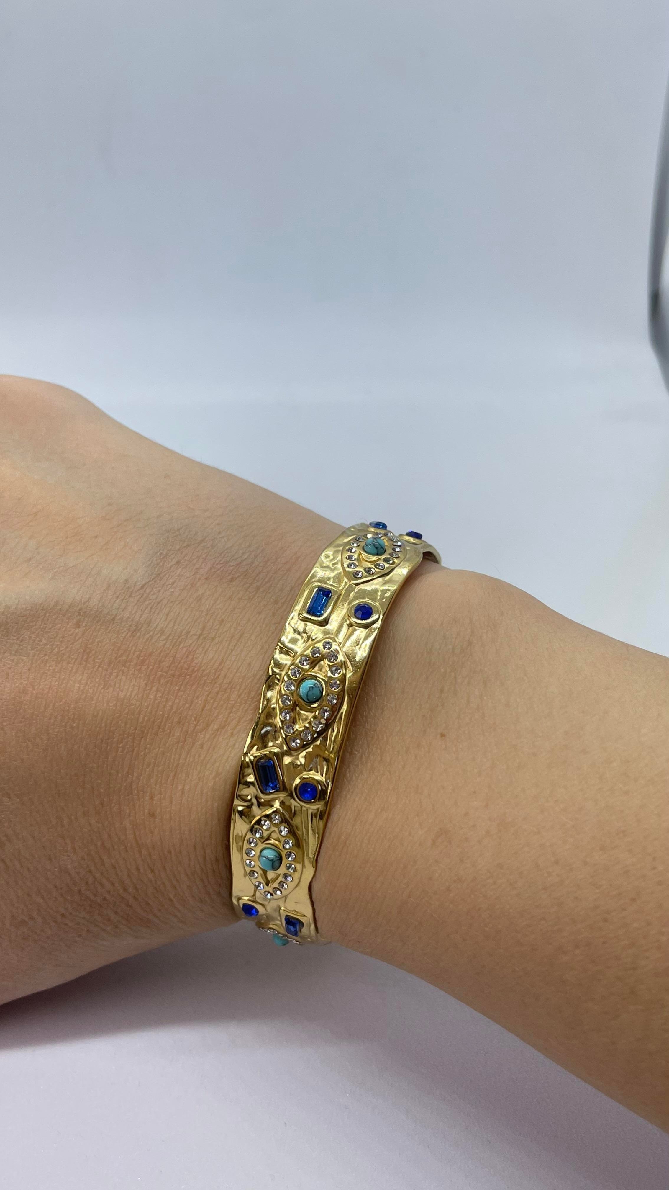 Çelik mavi renkli taşlı kelepçe