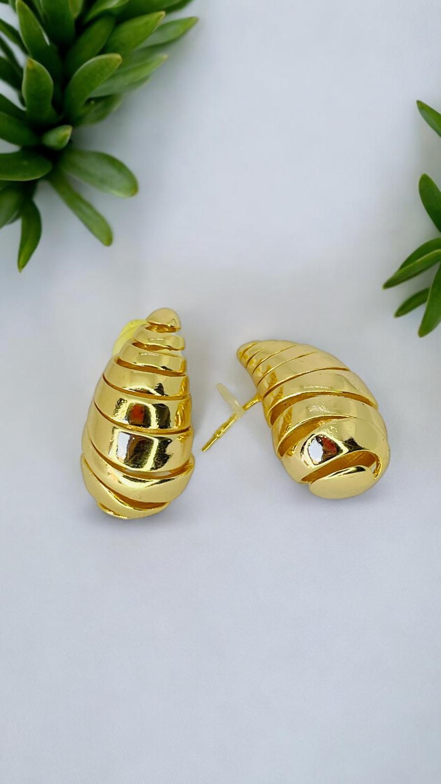 Damla Şerit Kesimli Gold Küpe