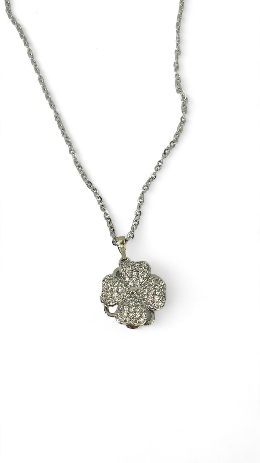 Dönen Yonca Uçlo Kolye