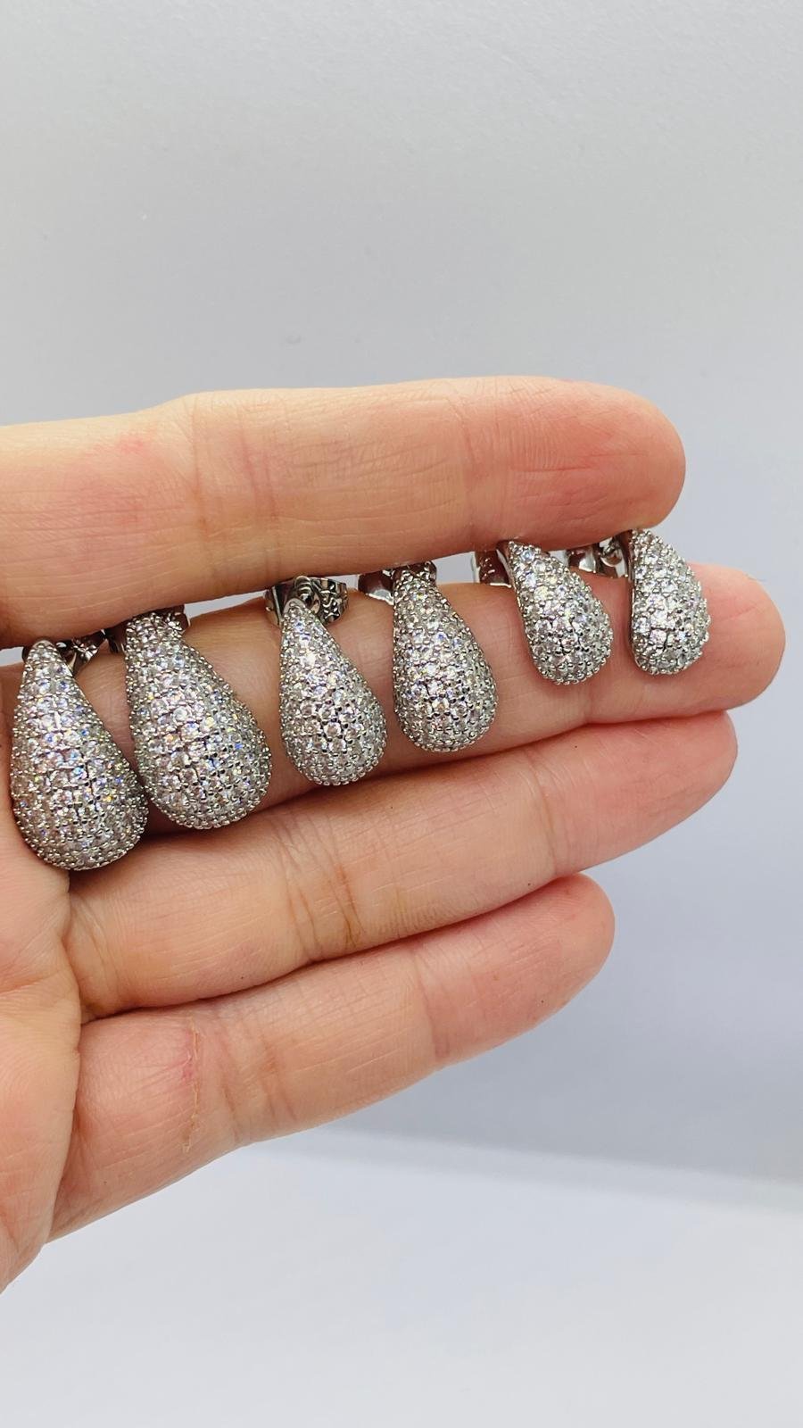 Full Taşlı Damla Küpe Orta Boy