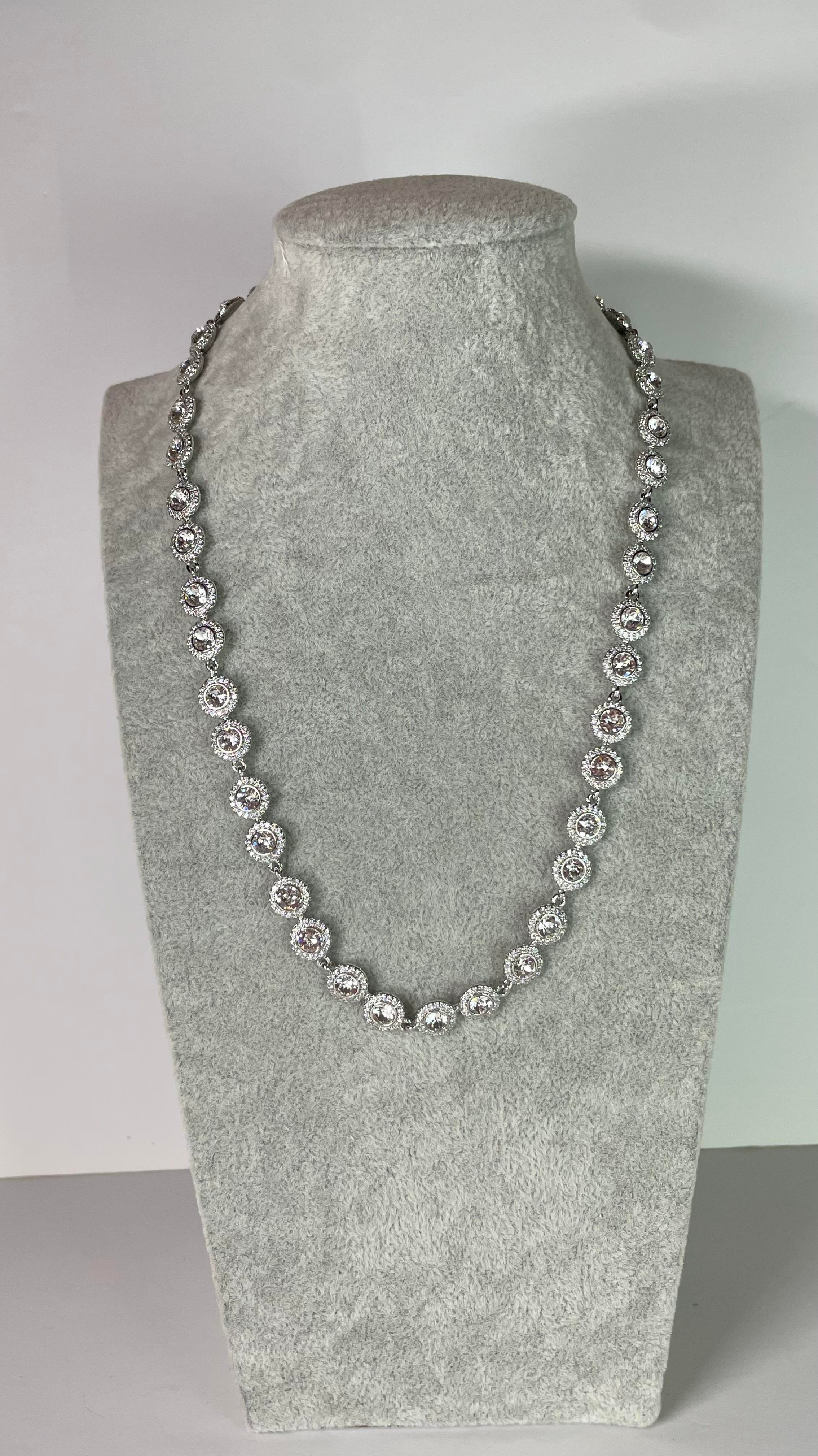 Full Taşlı Silver Renk Kolye