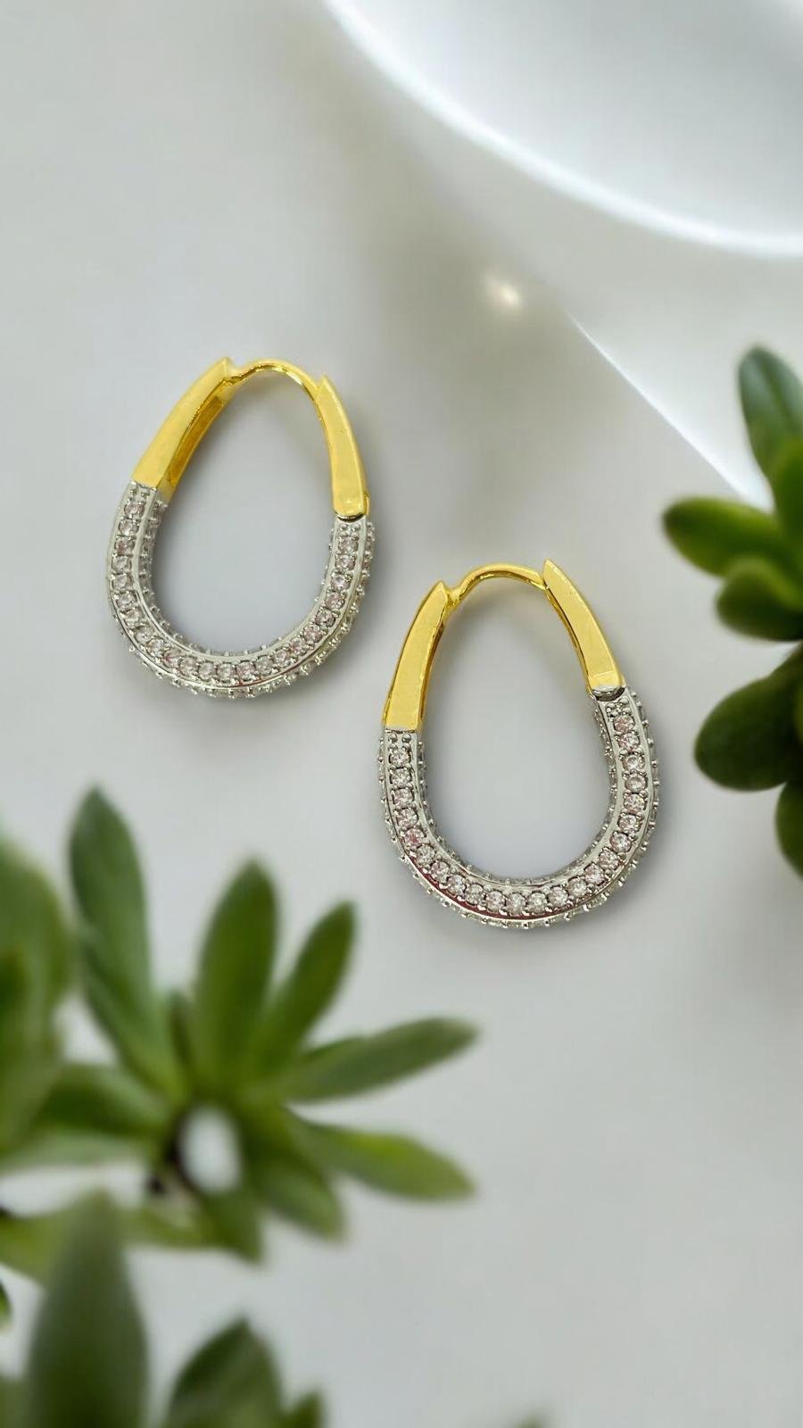 Full Taşlı Su Damlası Küpe