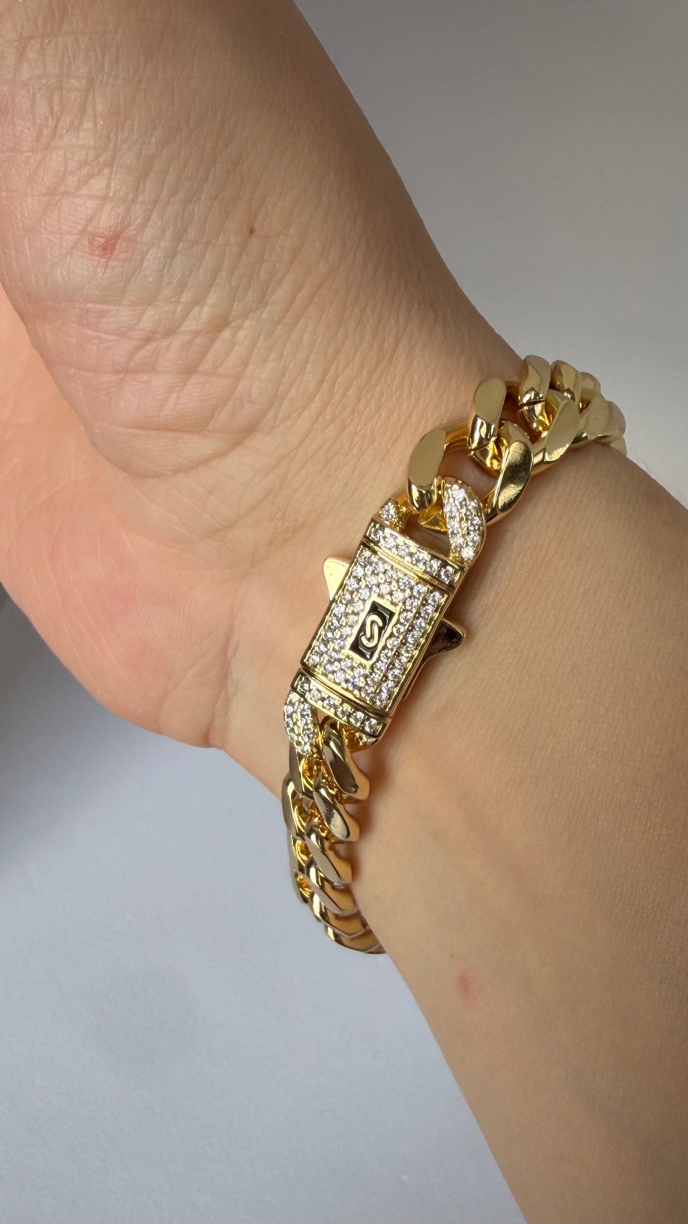Gold Gurmet Sadece Kilit Full Taşlı bileklik