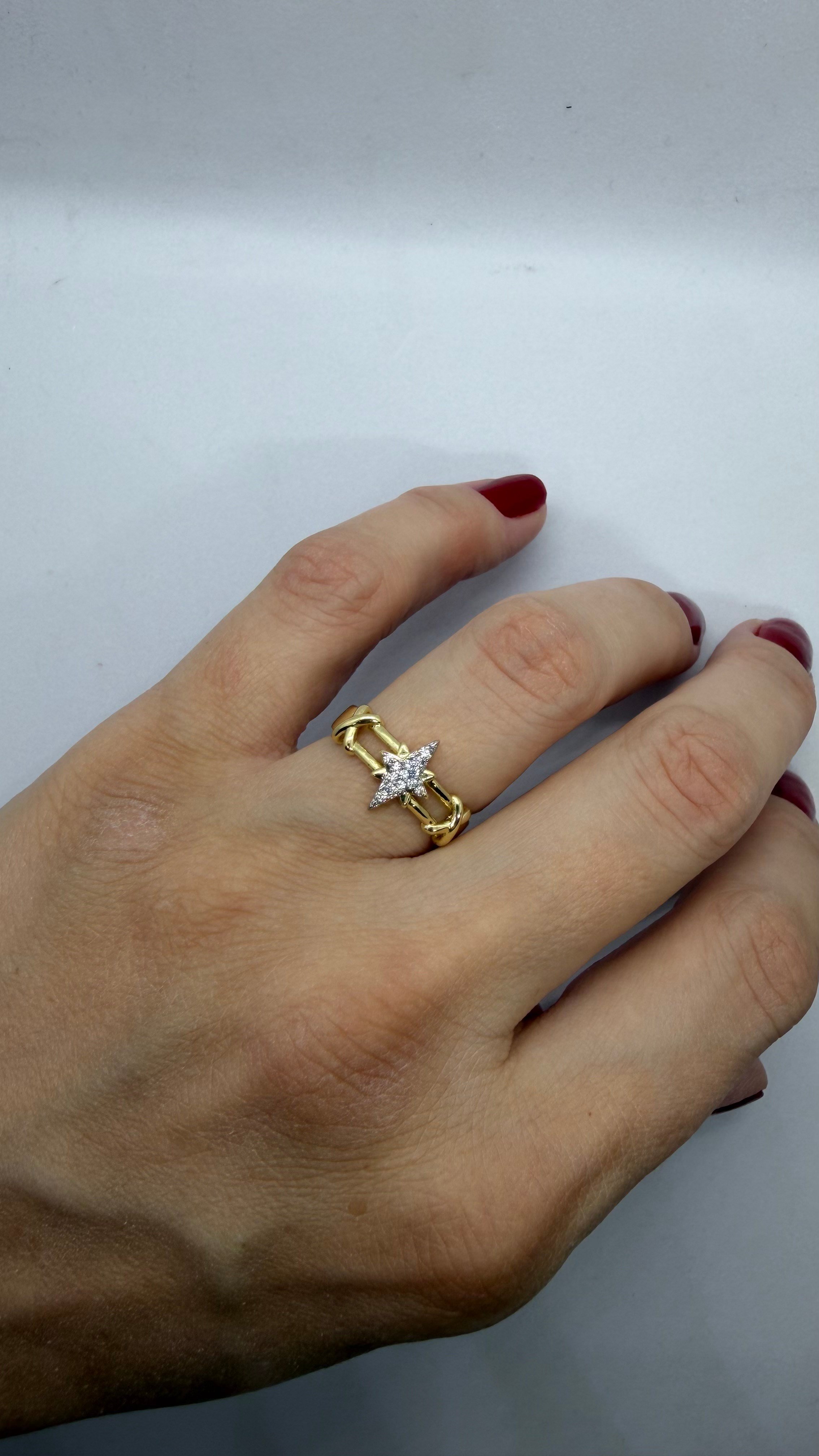 Gold Minimal Yıldız Üzeri Taşlı Ayarlanabilir Yüzük
