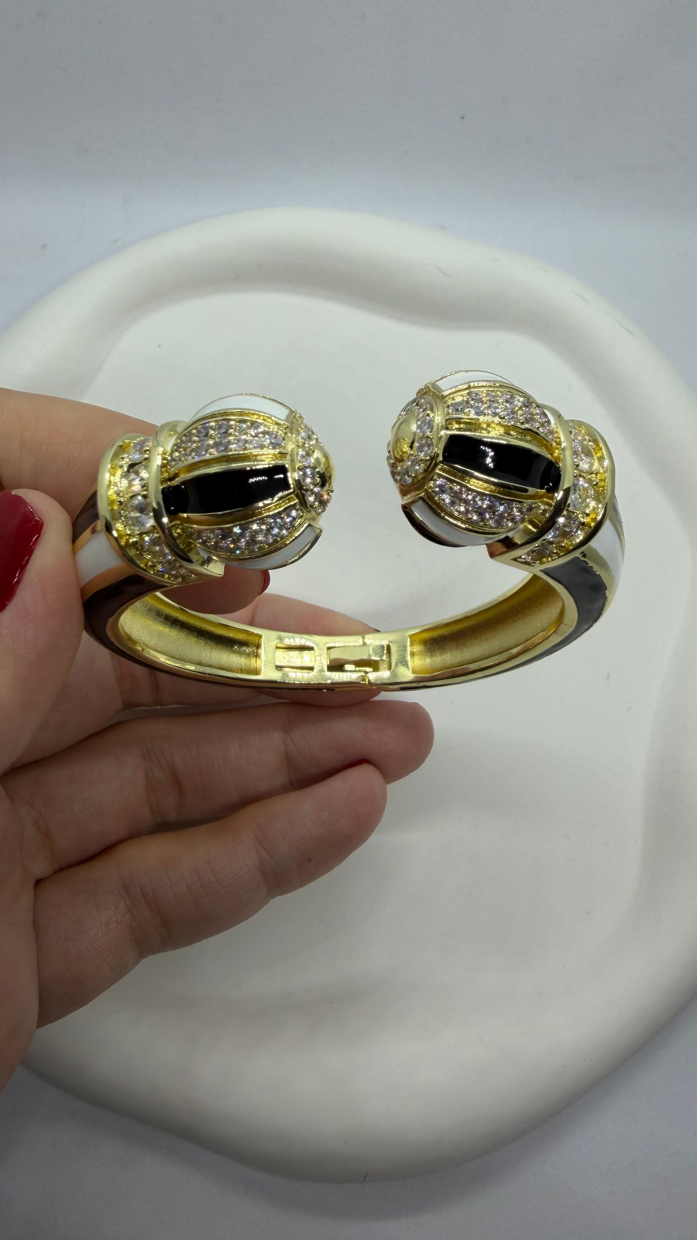 Gold Siyah-Beyaz Taşlı Kelepçe