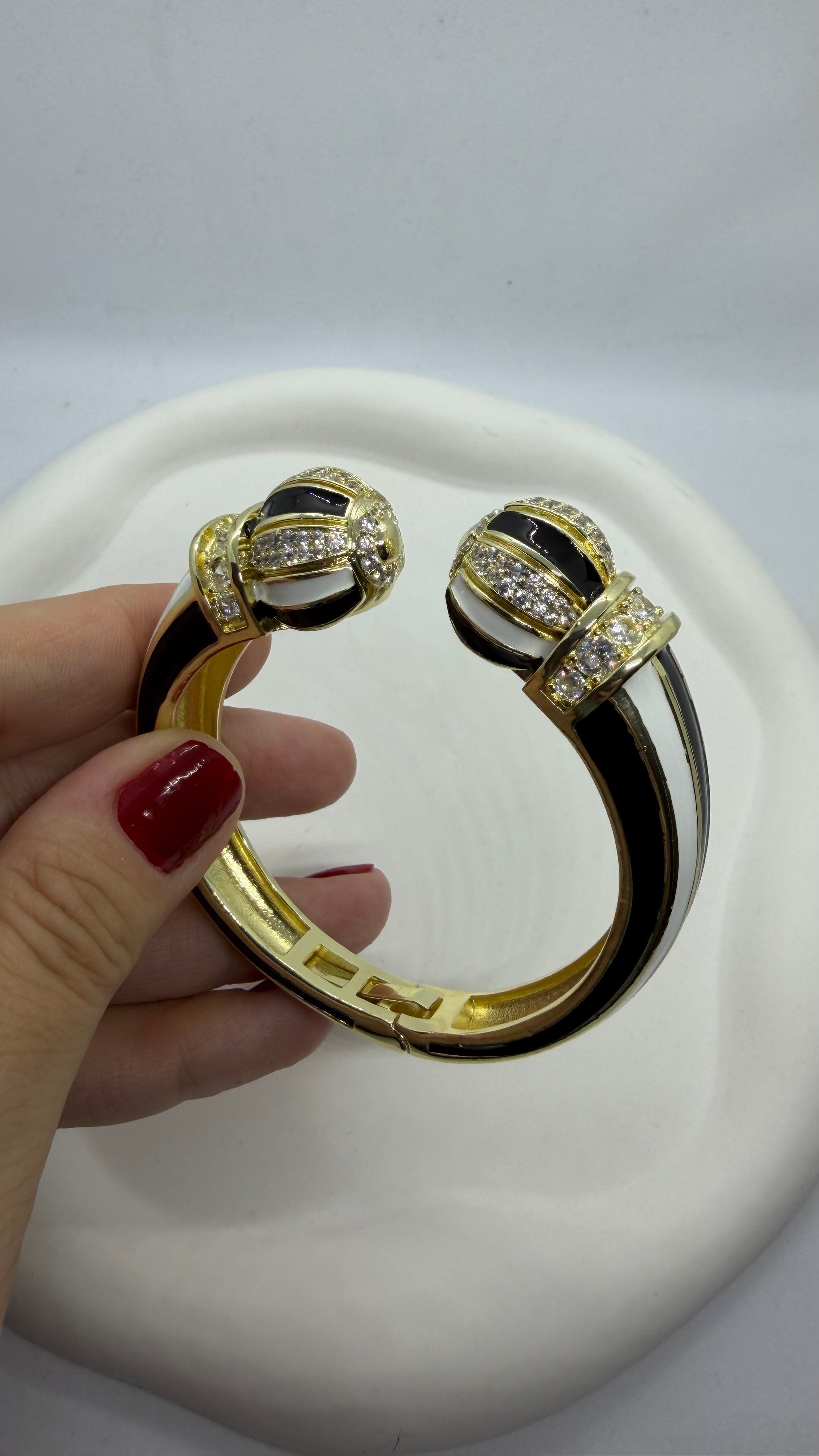 Gold Siyah-Beyaz Taşlı Kelepçe