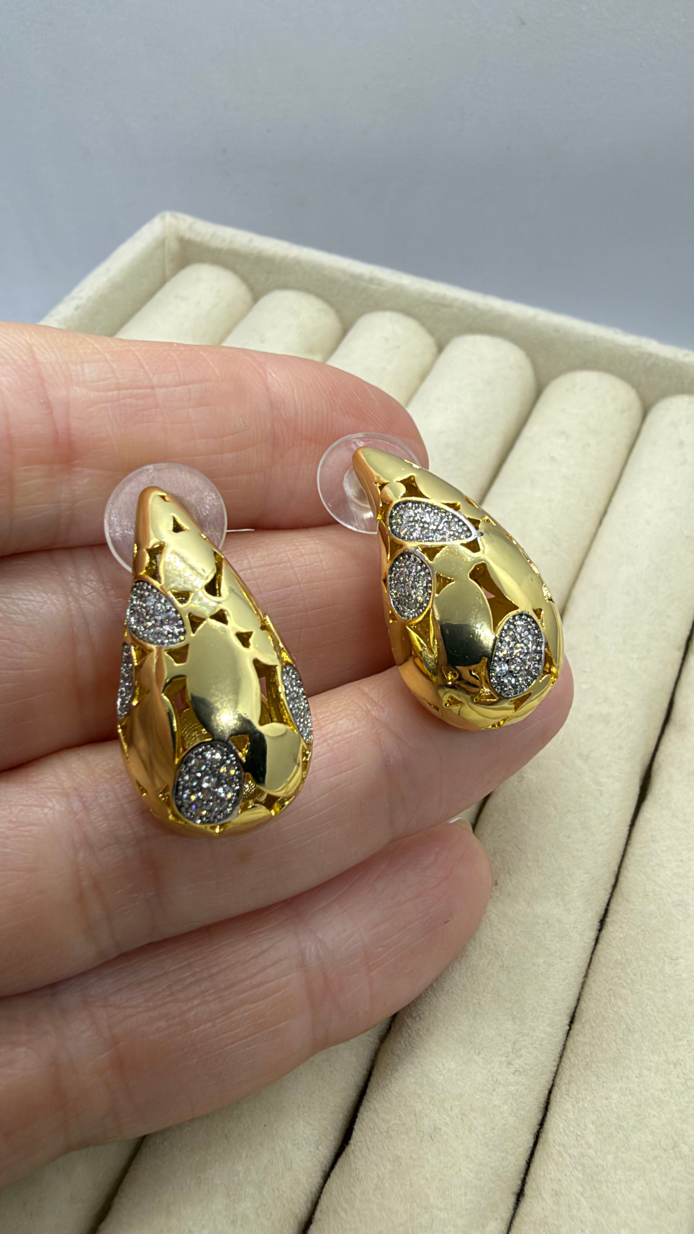 Gold Taşlı Damla Küpe