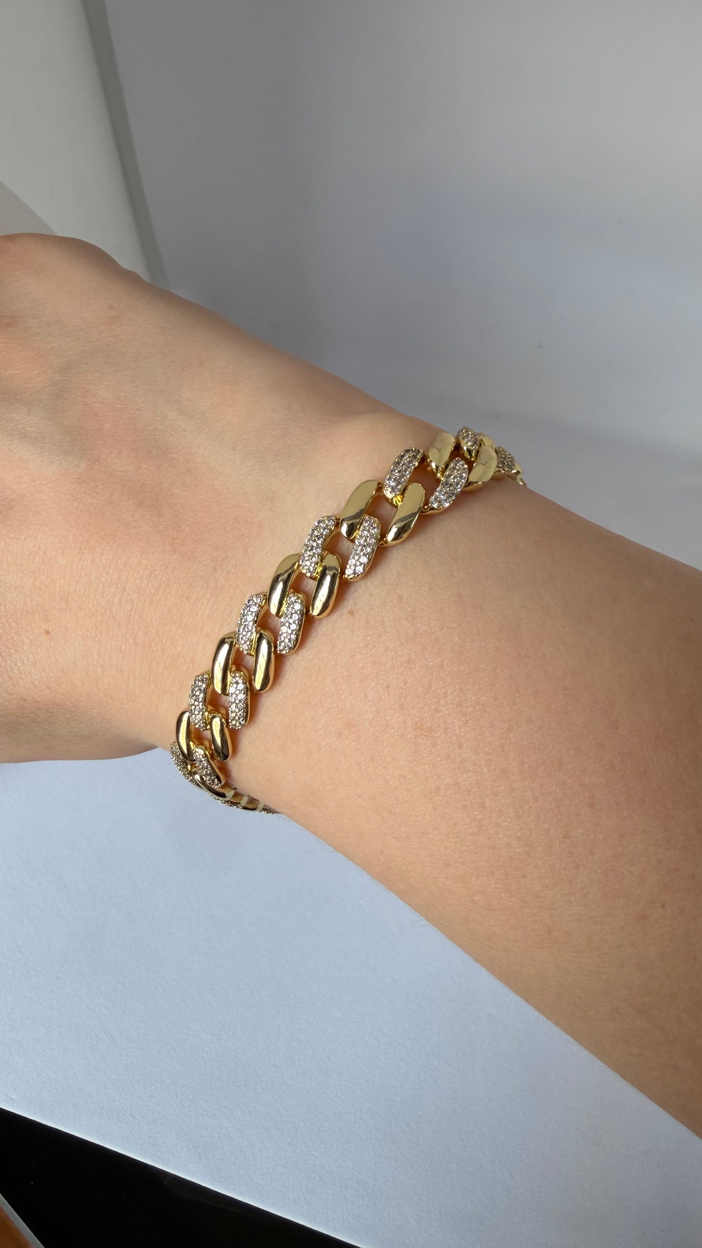Gold Taşlı Gurmet Bileklik