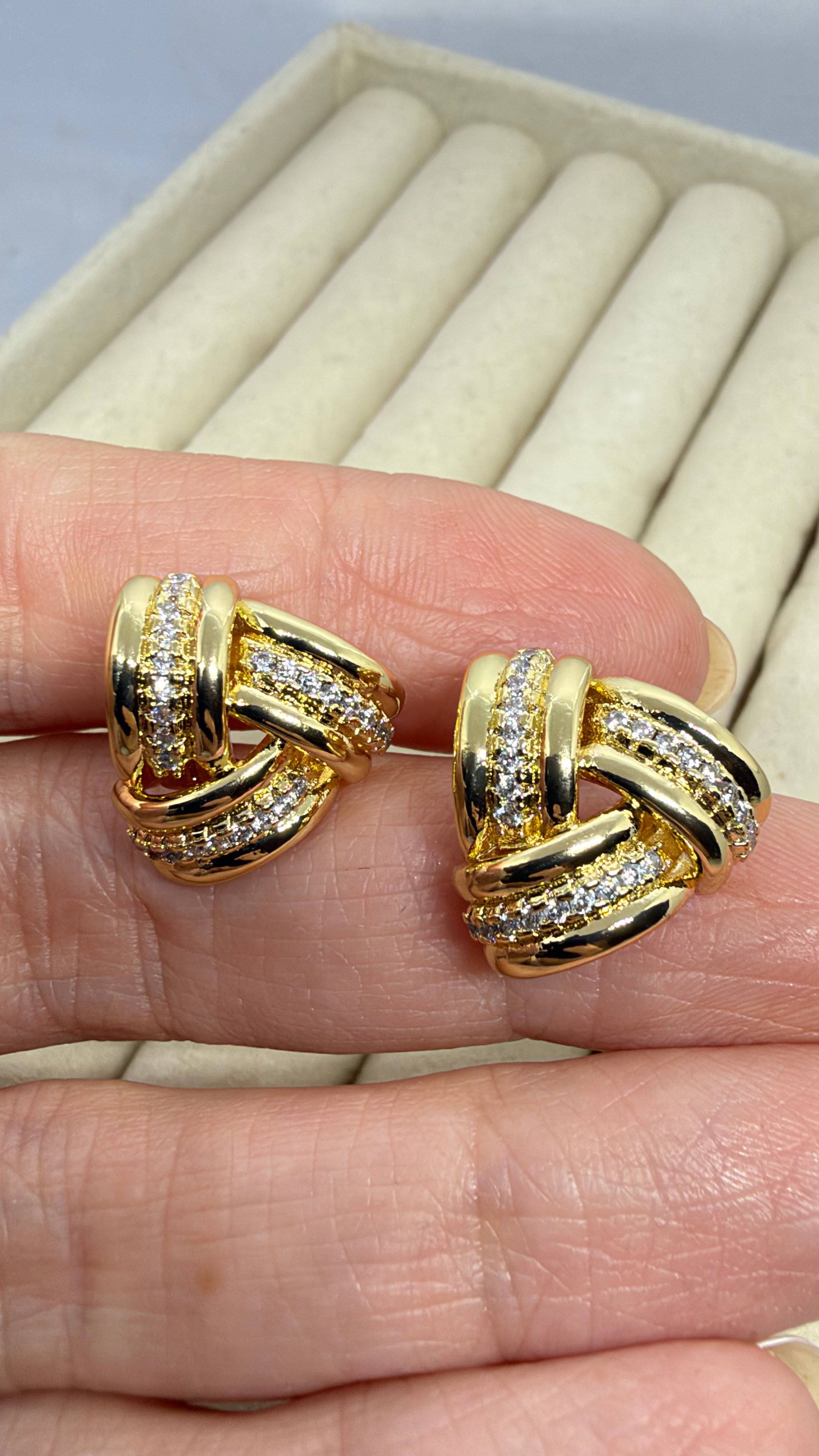 Gold Üçgen Küpe