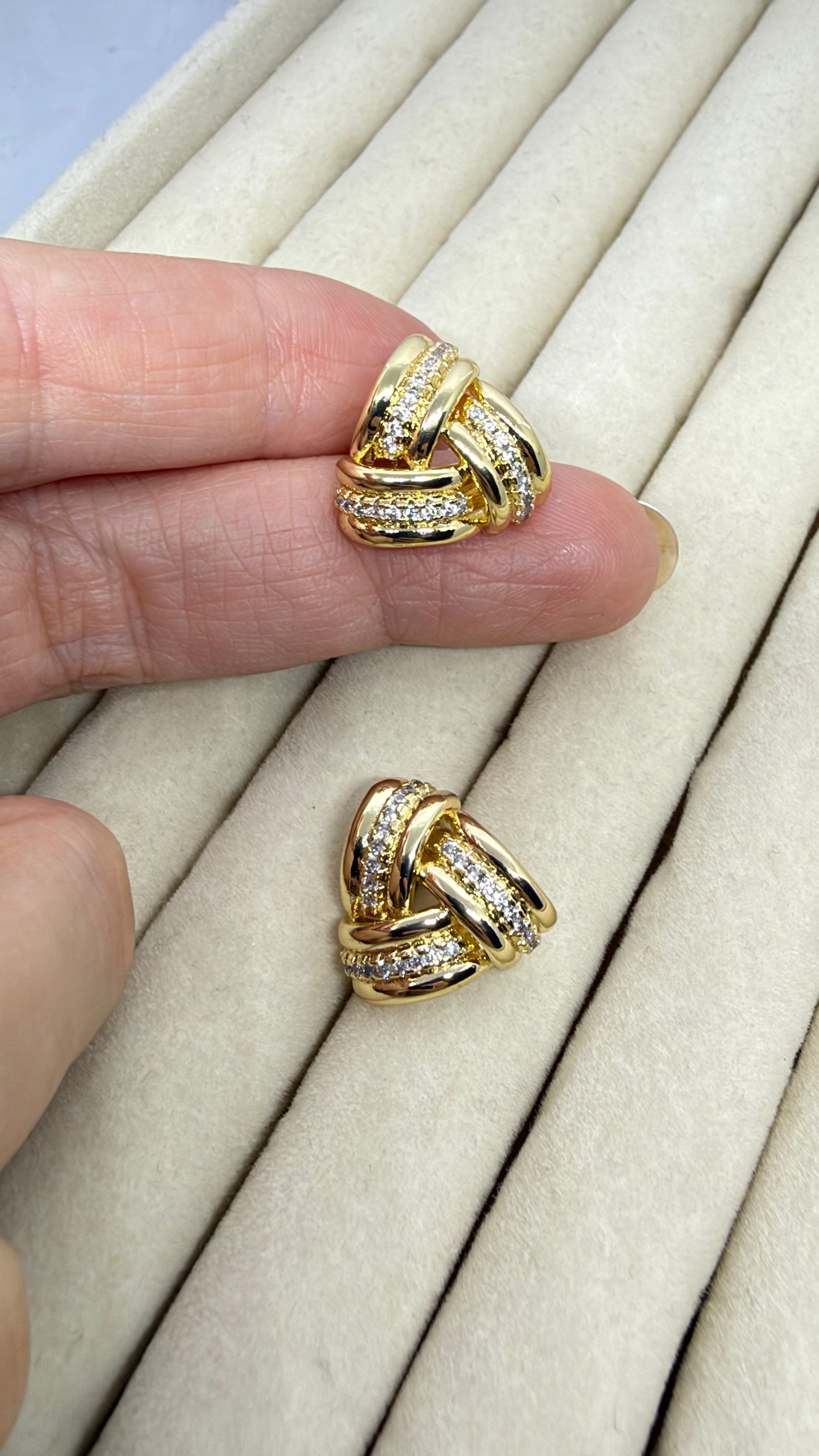 Gold Üçgen Küpe