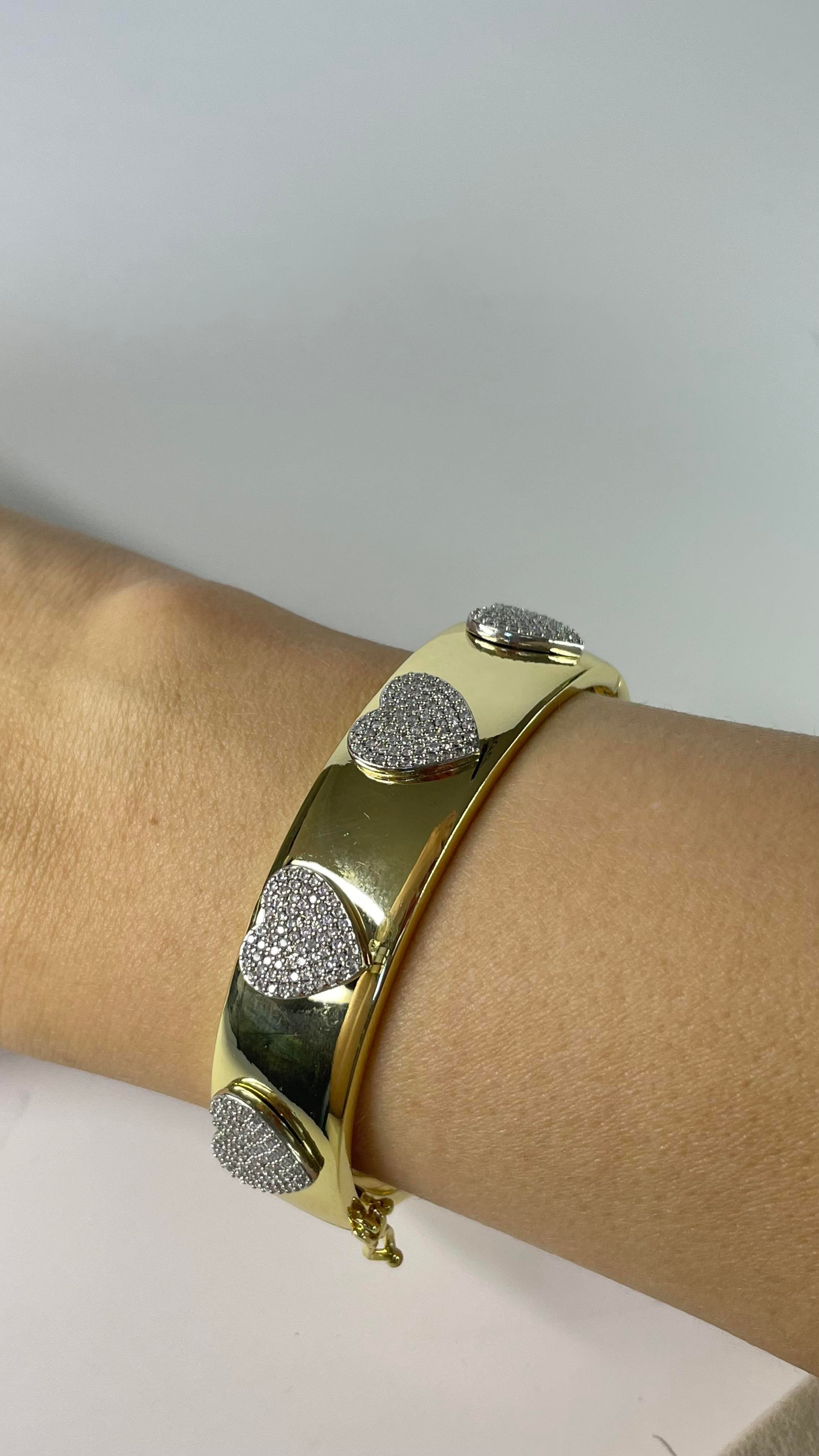 Kalp Detaylı gold kelepçe