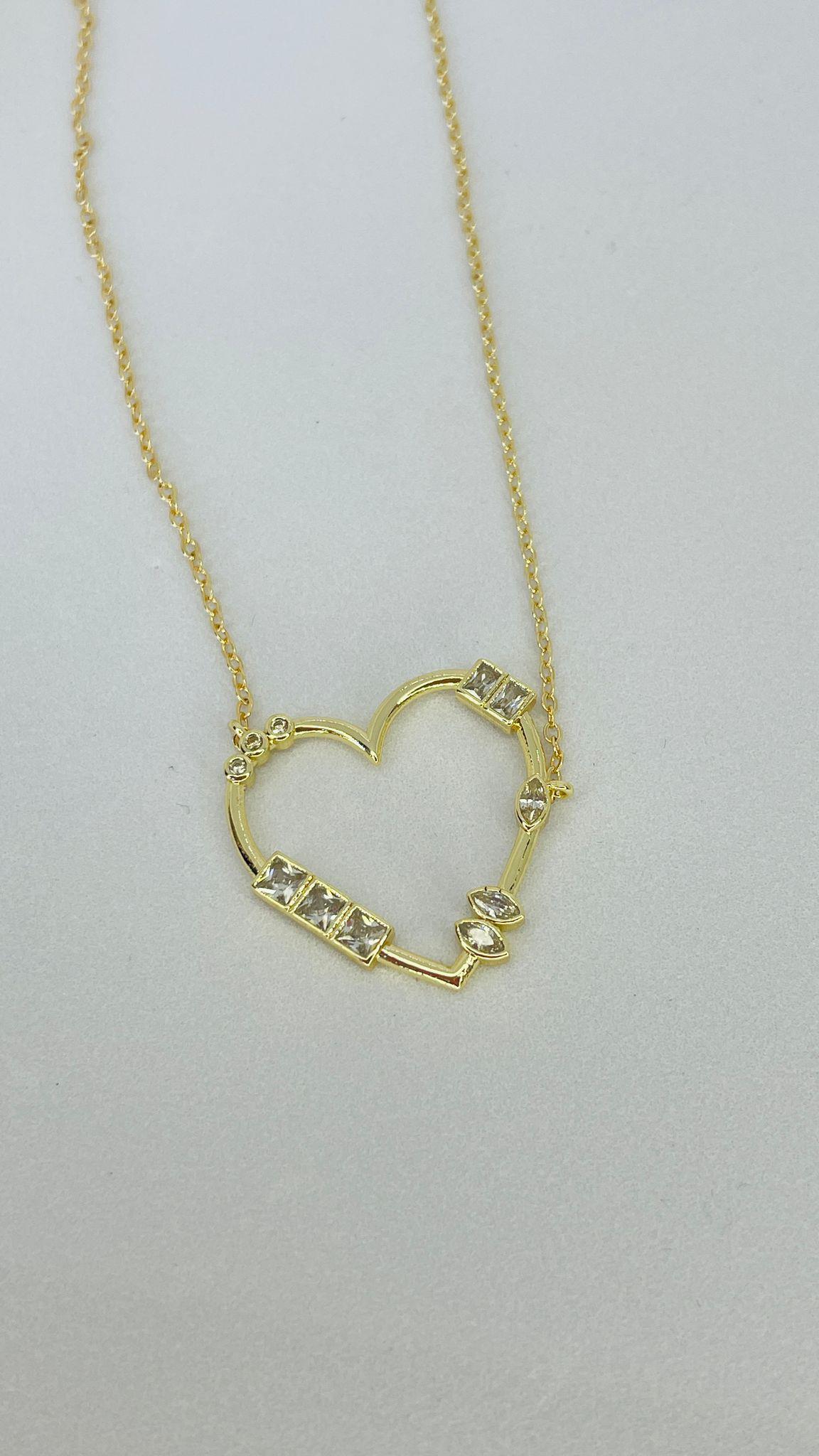 Kalp Minimal Taş Detaylı Kolye