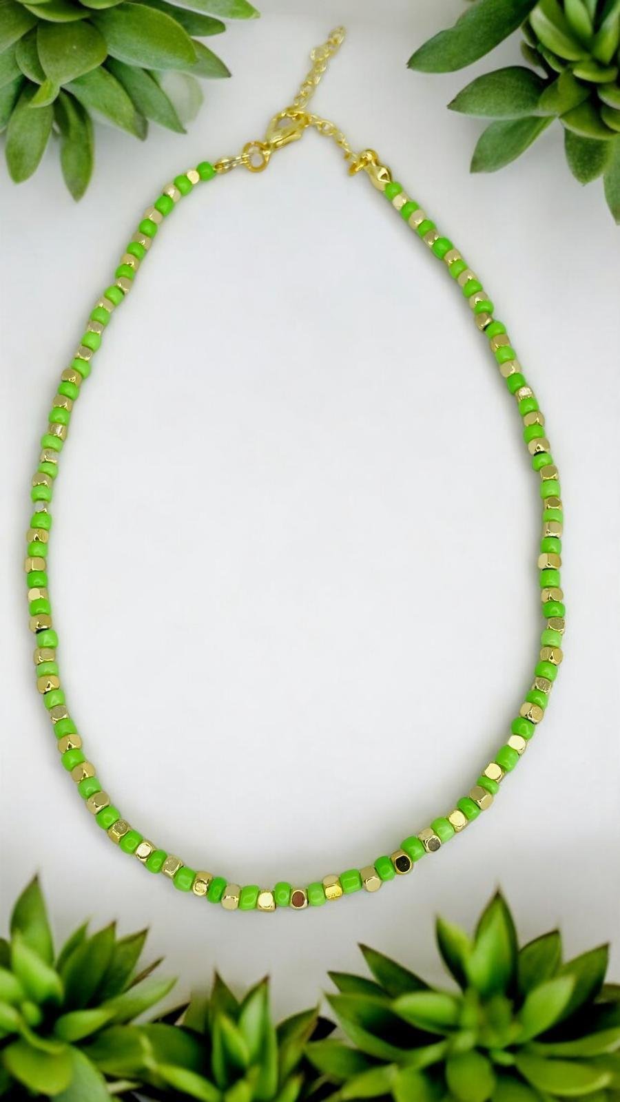 Kum Boncuklu Kolye Choker