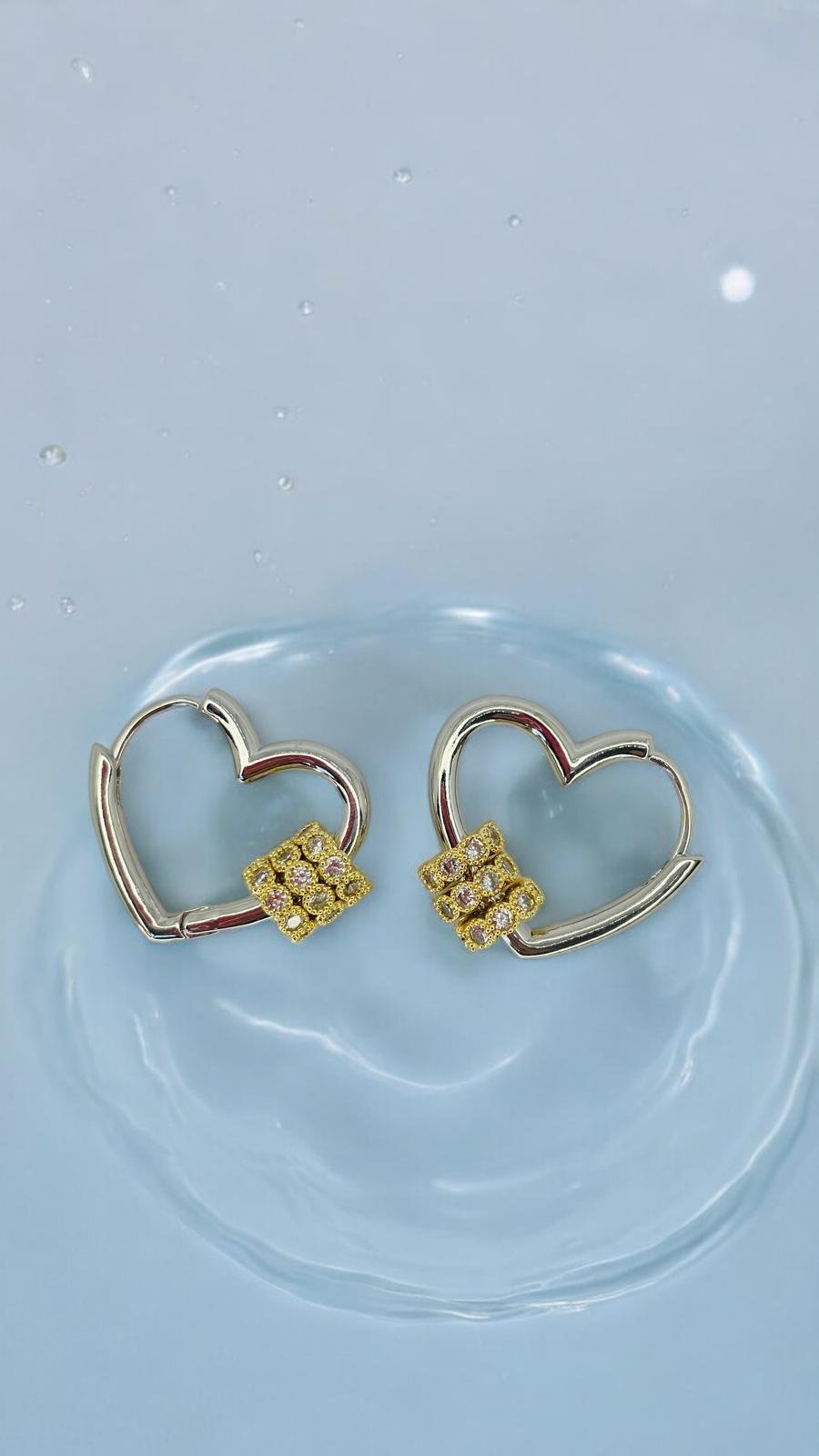 Mini Halka Detaylı Silver Kalp Küpe