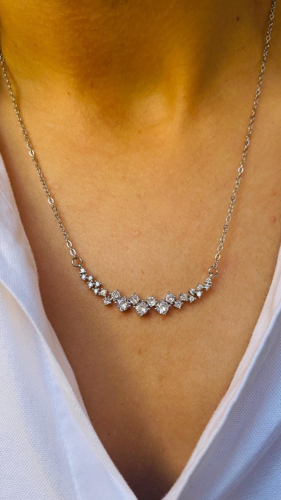 Ortası Taşlı Kolye