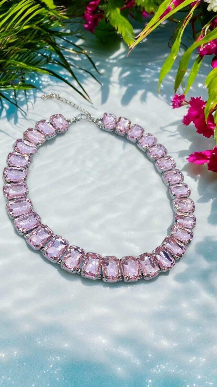 Pembe Büyük Swa Taşlı Choker Kolye