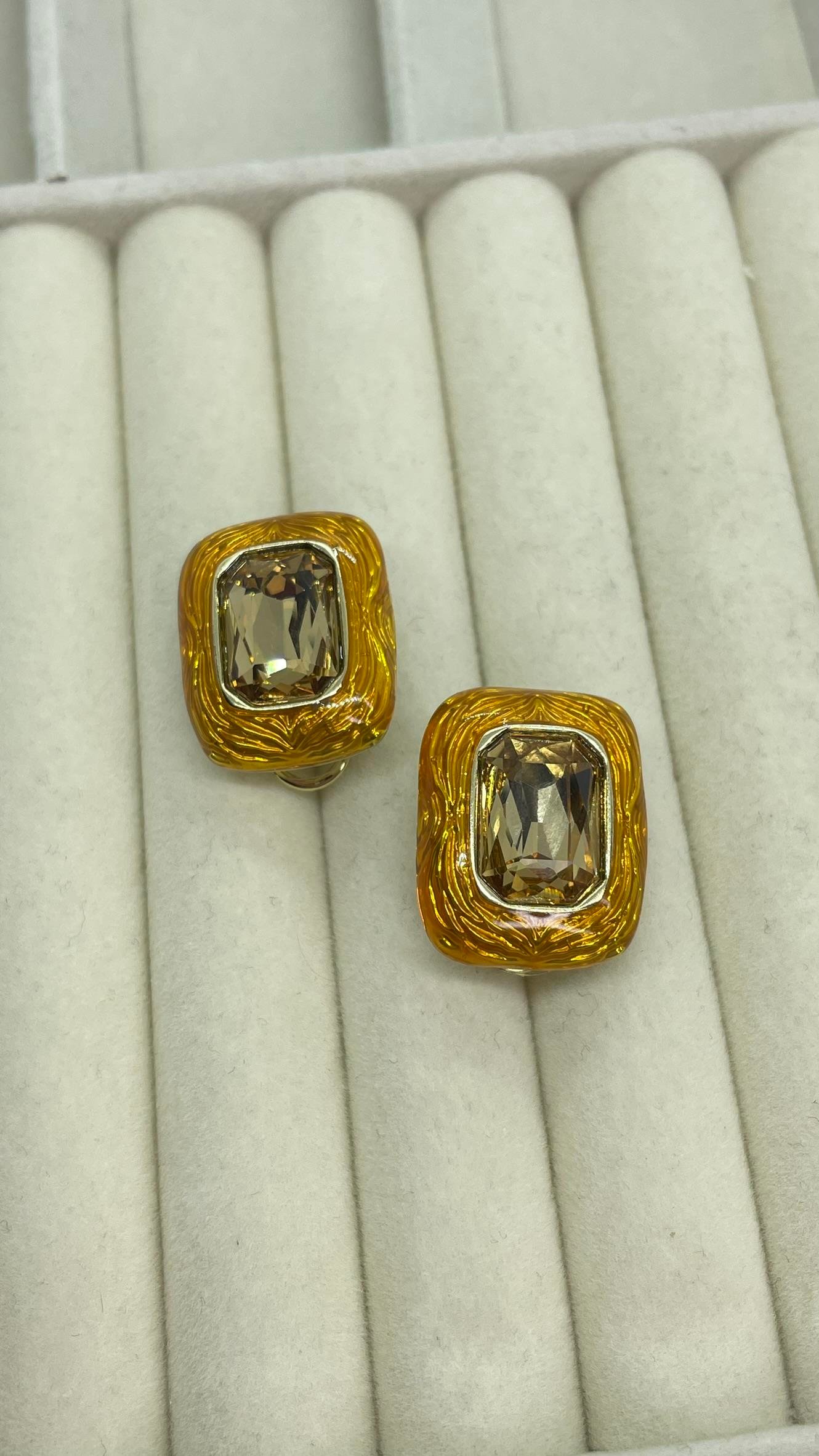 Premium Seri Bal Rengi Küpe