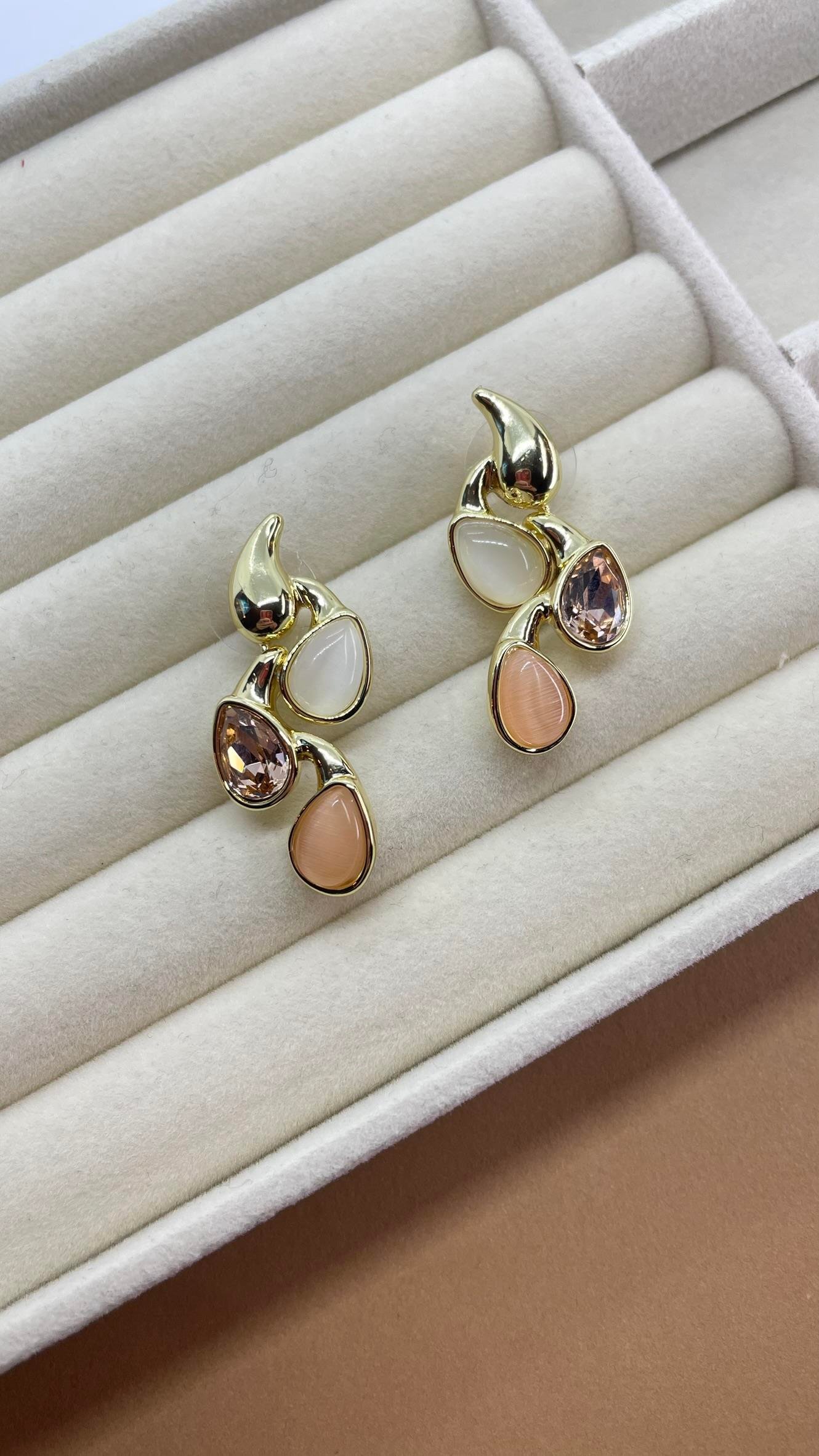 Premium Seri Bej Renk Küpe