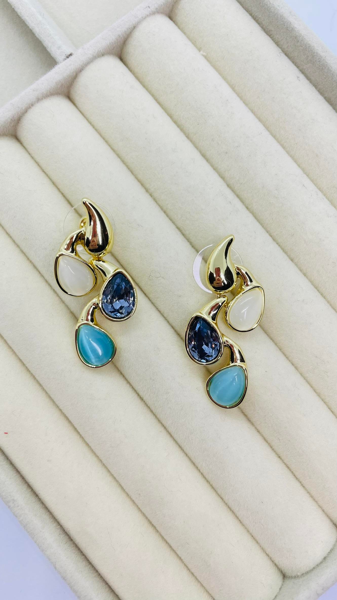 Premium Seri  Mavi Damla Küpe