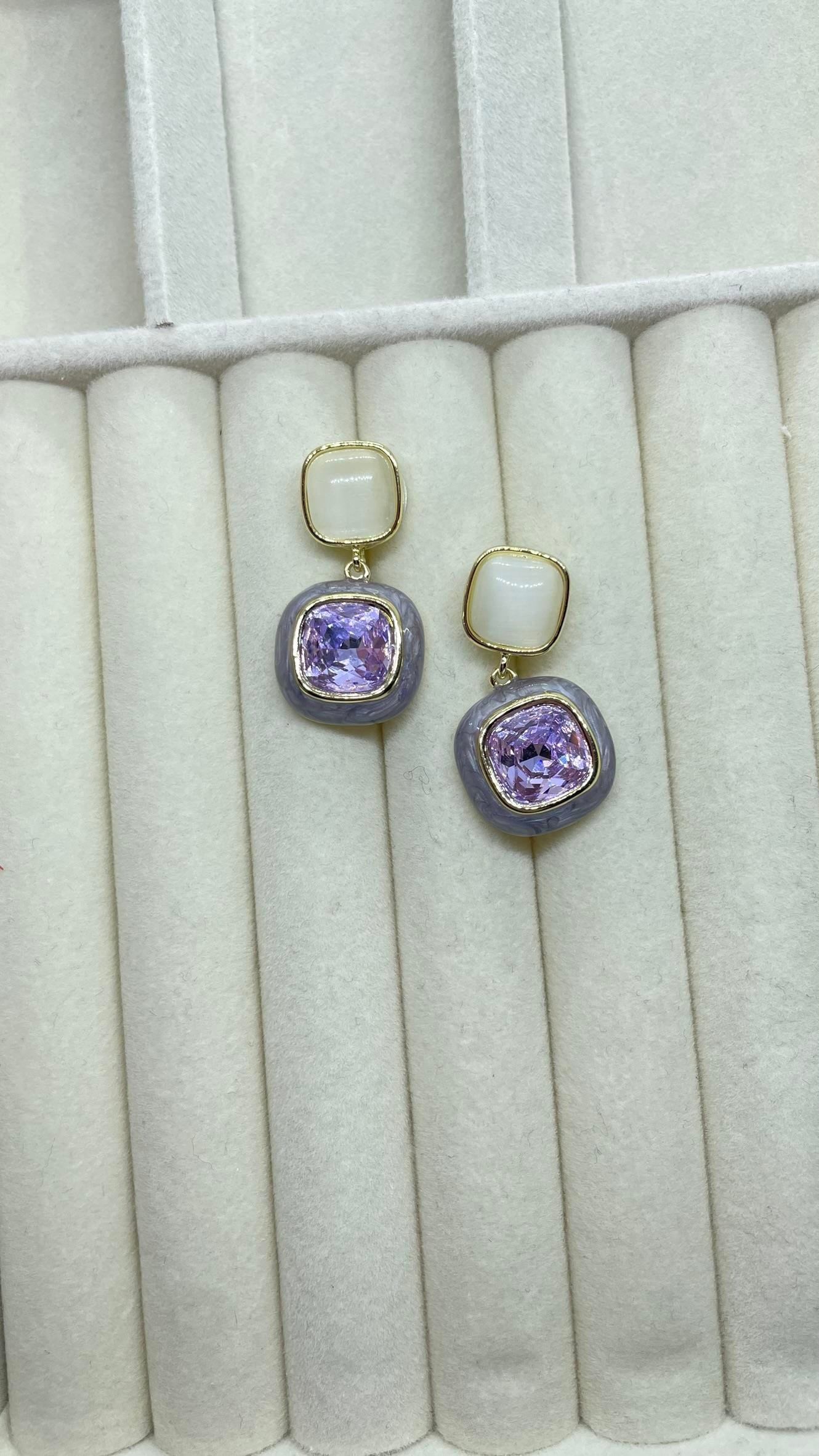 Premium Seri Mor Taşlı Küpe