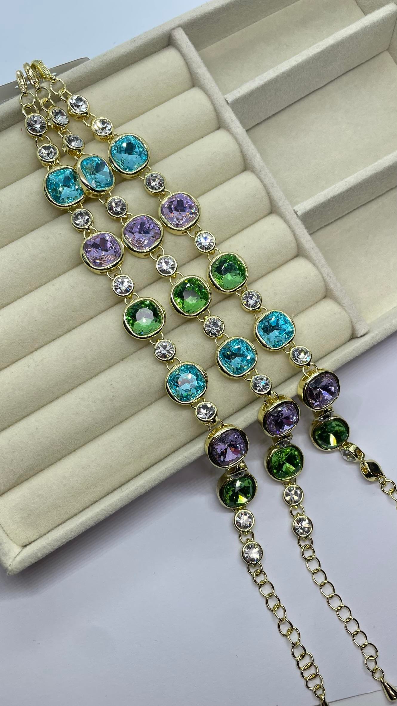 Premium Seri Mor, Yeşil Ve Mavi Taşlı Bileklik