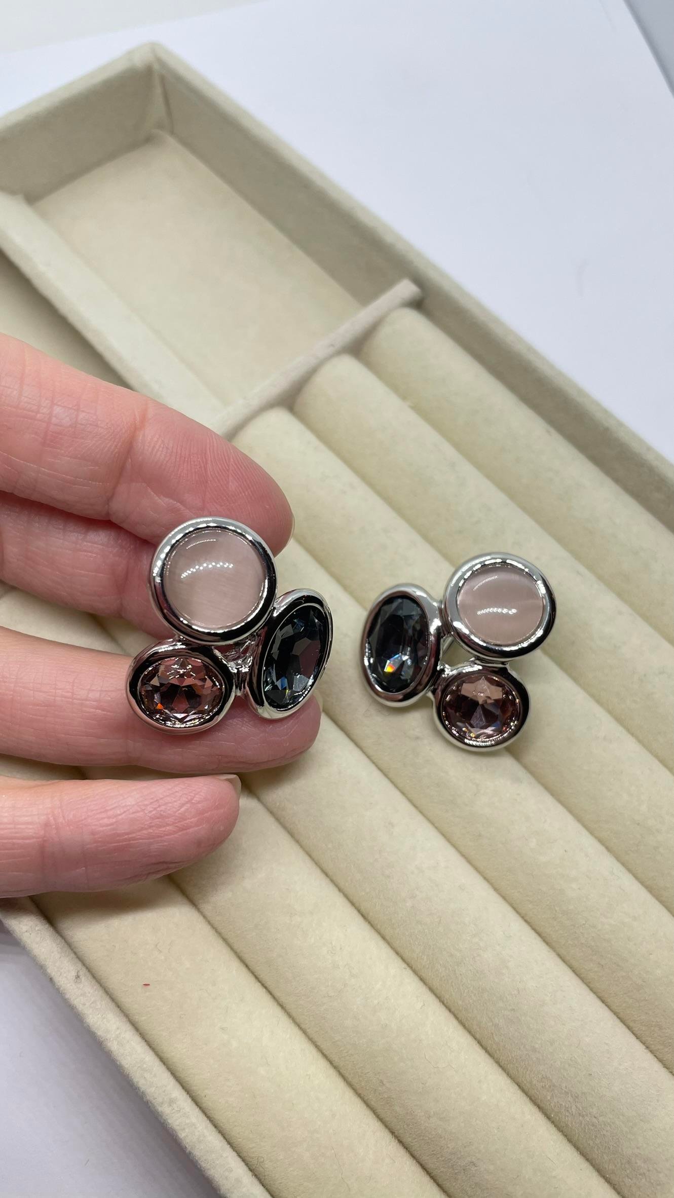 Premium Seri Pembe-Gri Taşlı Küpe