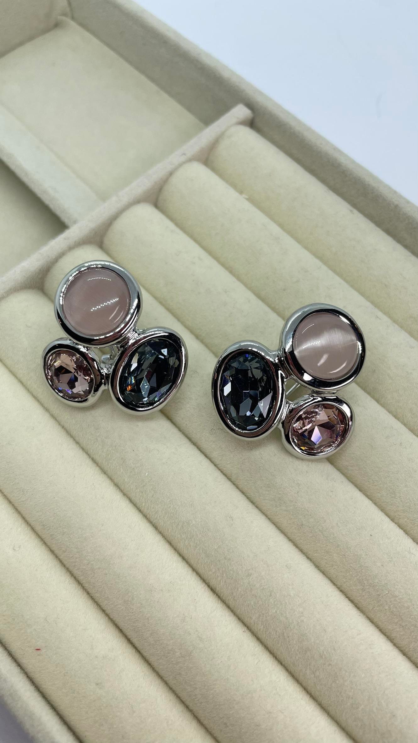 Premium Seri Pembe-Gri Taşlı Küpe