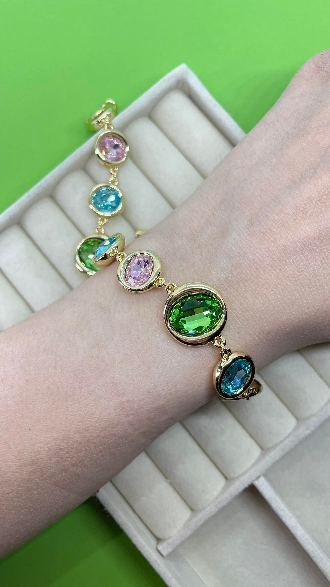 Premium Seri Renkli Taşlı Gold Bileklik