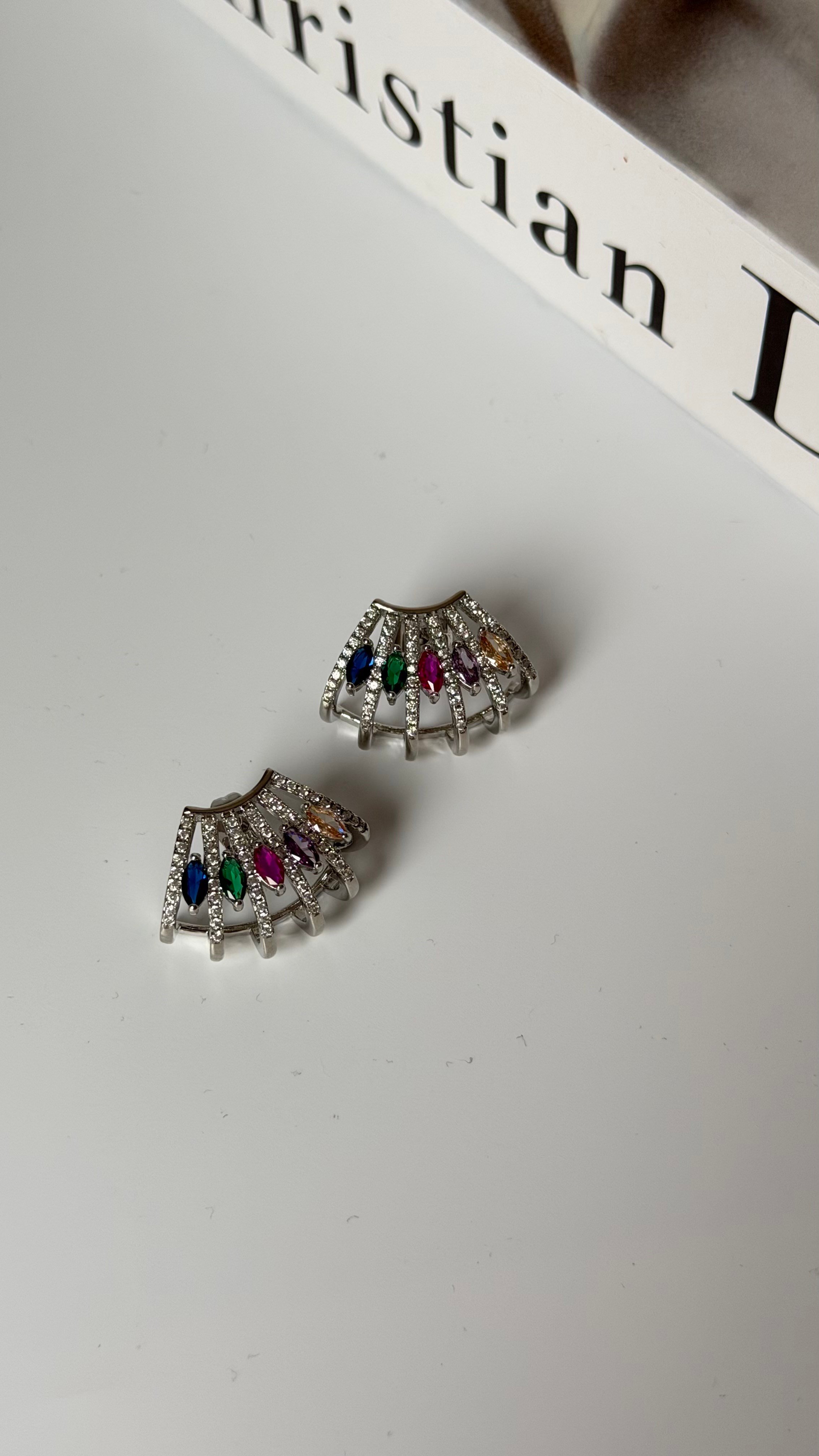 Renkli Taşlı Silver Renk Küpe