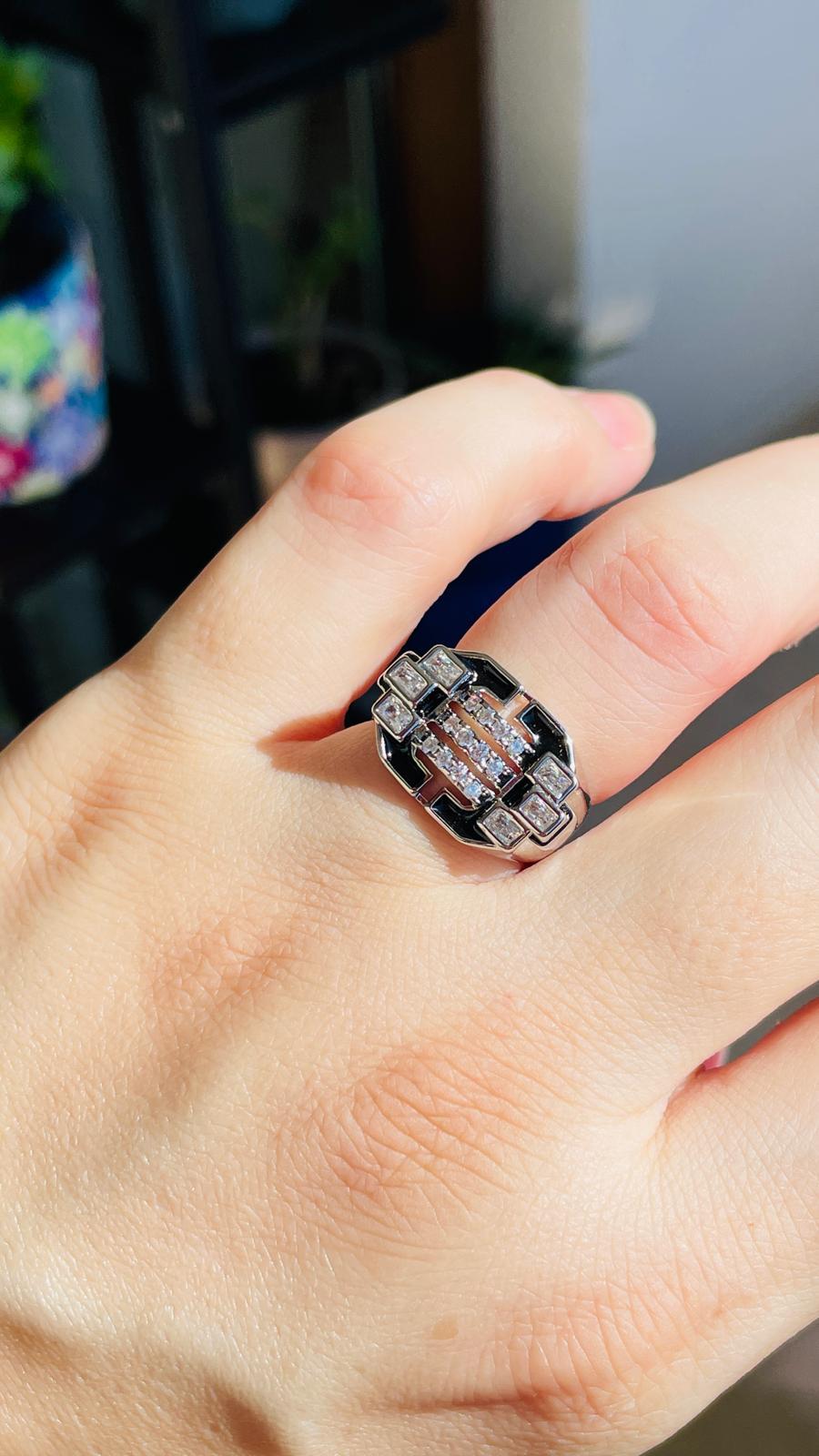 Siyah Mineli Dikdörtgen Ayarlanabilir Yüzük