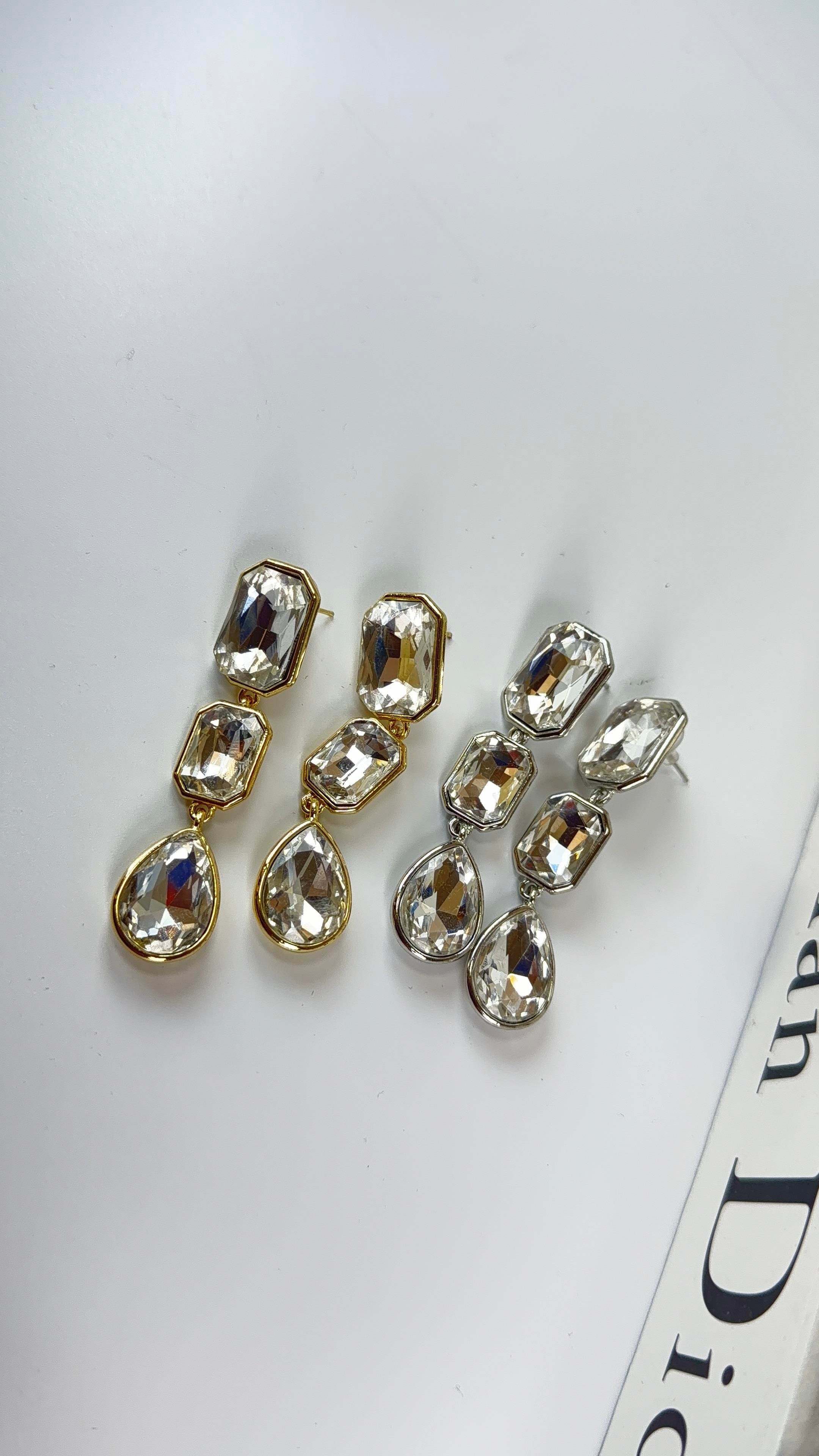 Taşlı Büyük Boy Gold Küpe